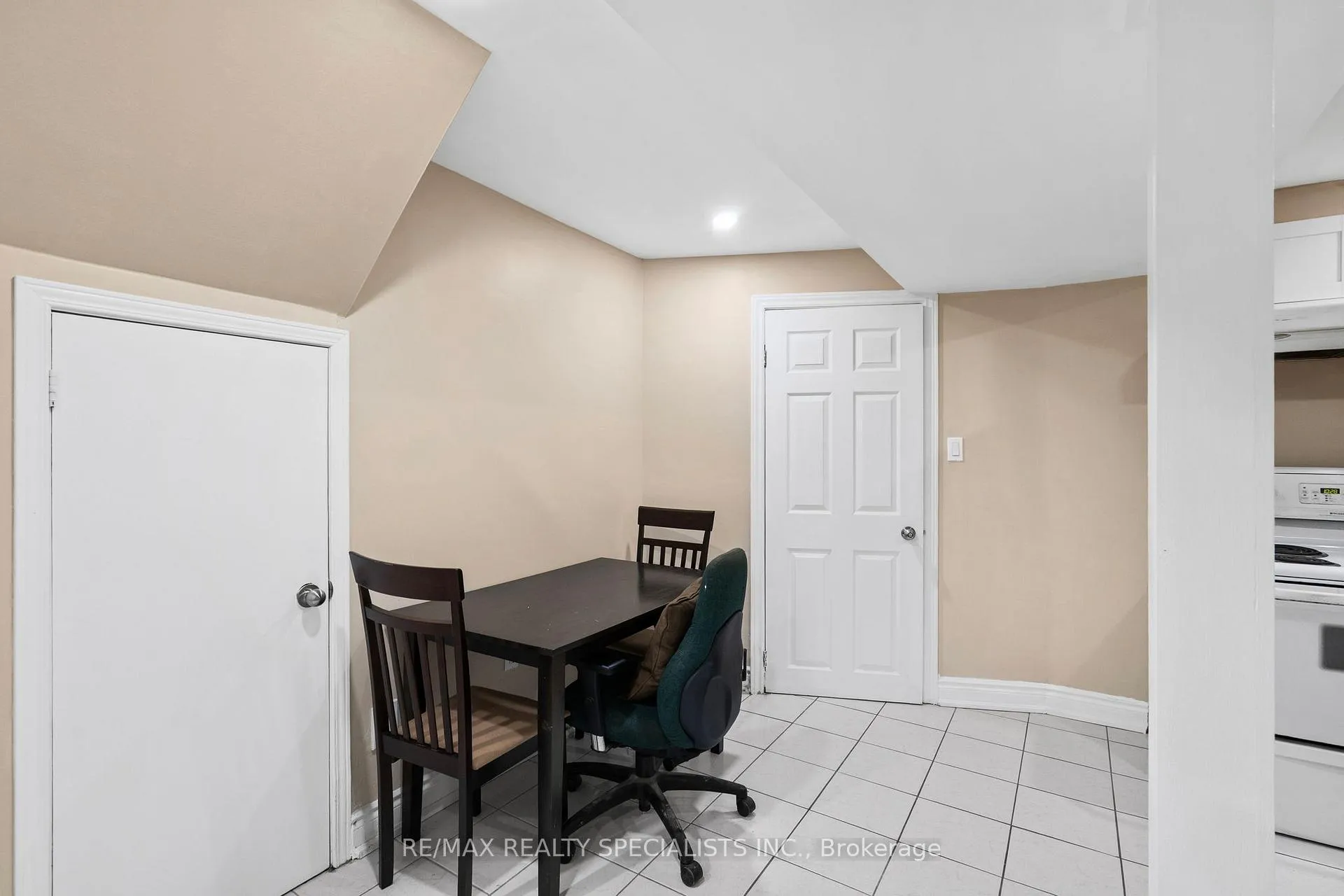 Photo 37 of 121 Tulip Drive, Brampton, Fletcher's Creek South — HOMEH