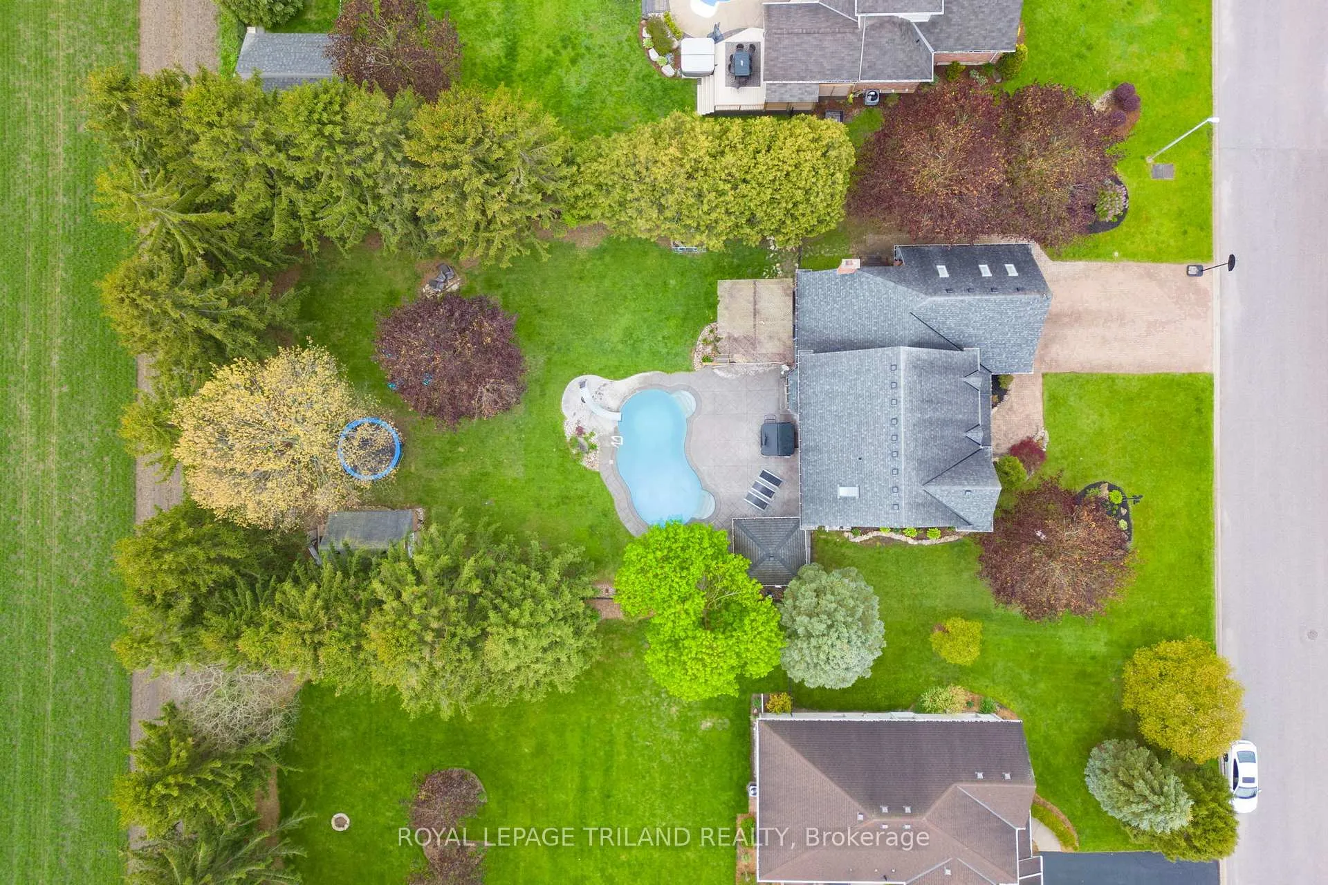 Photo 2 of 148 Salisbury Drive, Middlesex Centre, Birr — HOMEH