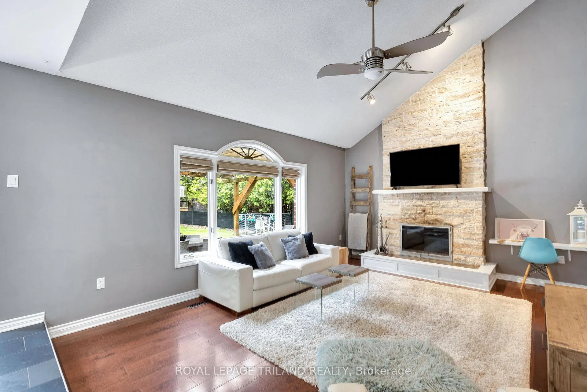 Photo 19 of 148 Salisbury Drive, Middlesex Centre, Birr — HOMEH