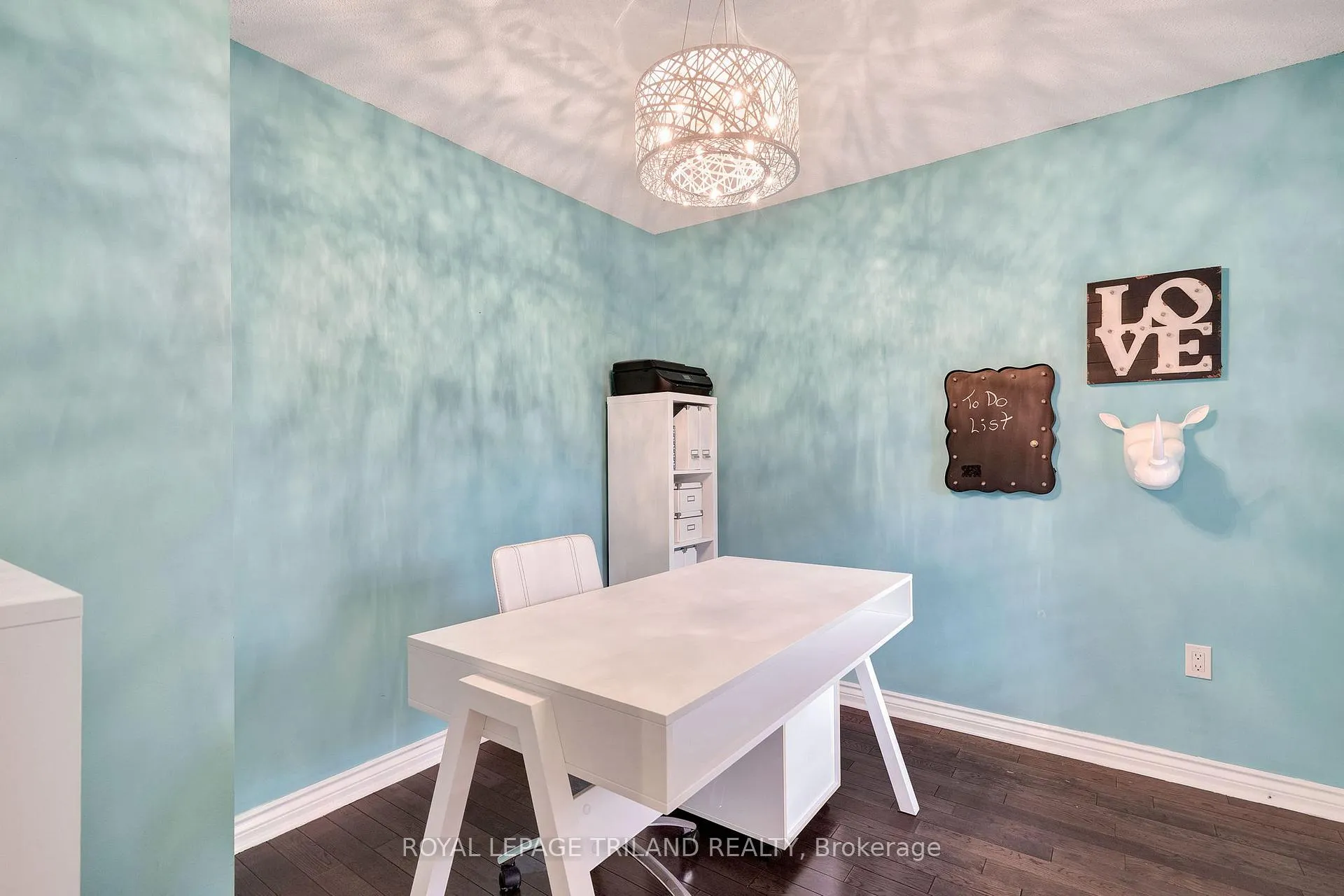 Photo 23 of 148 Salisbury Drive, Middlesex Centre, Birr — HOMEH