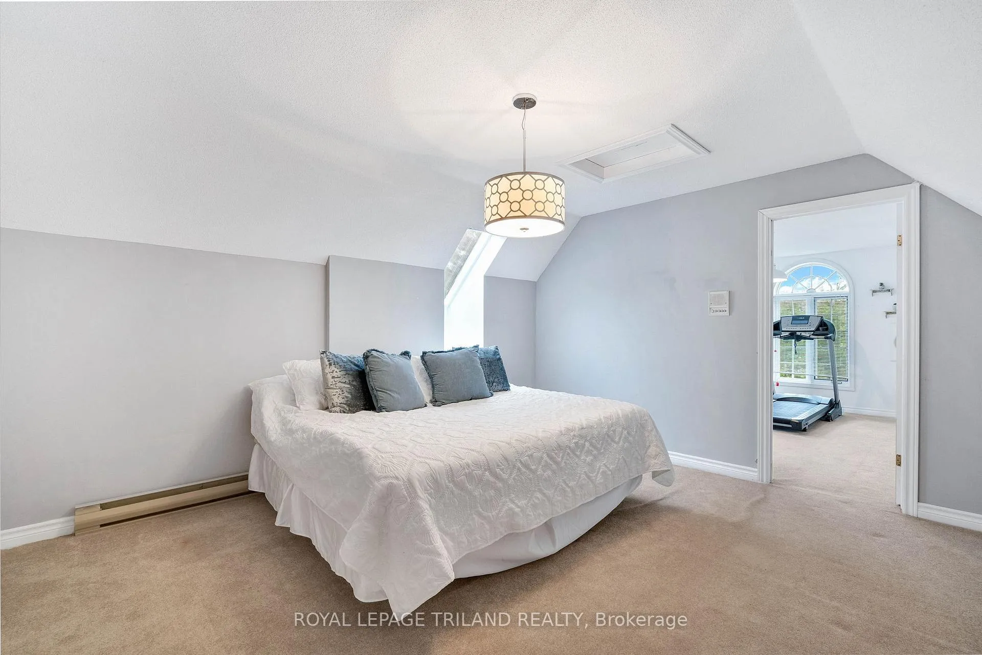 Photo 32 of 148 Salisbury Drive, Middlesex Centre, Birr — HOMEH