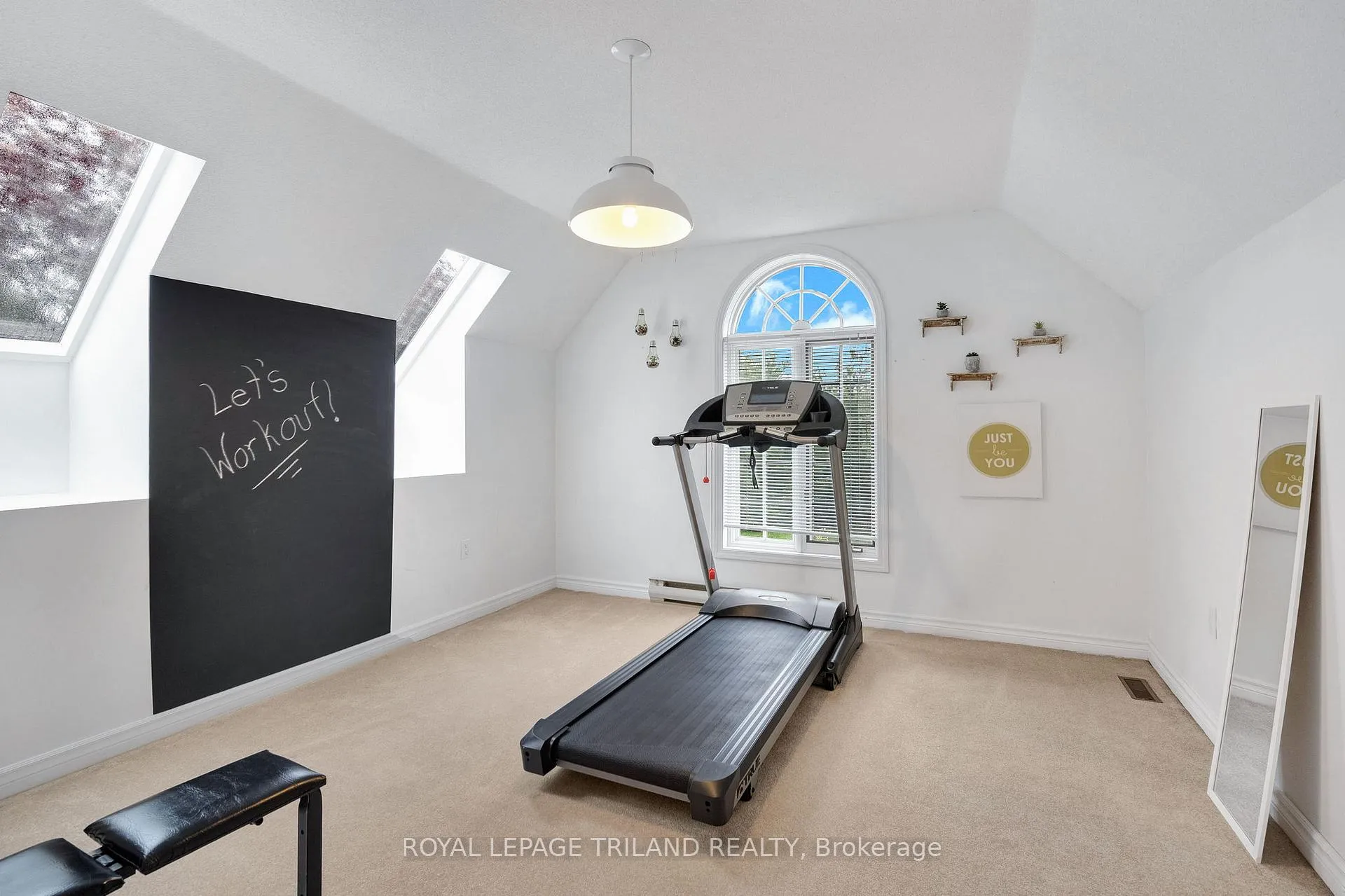 Photo 33 of 148 Salisbury Drive, Middlesex Centre, Birr — HOMEH