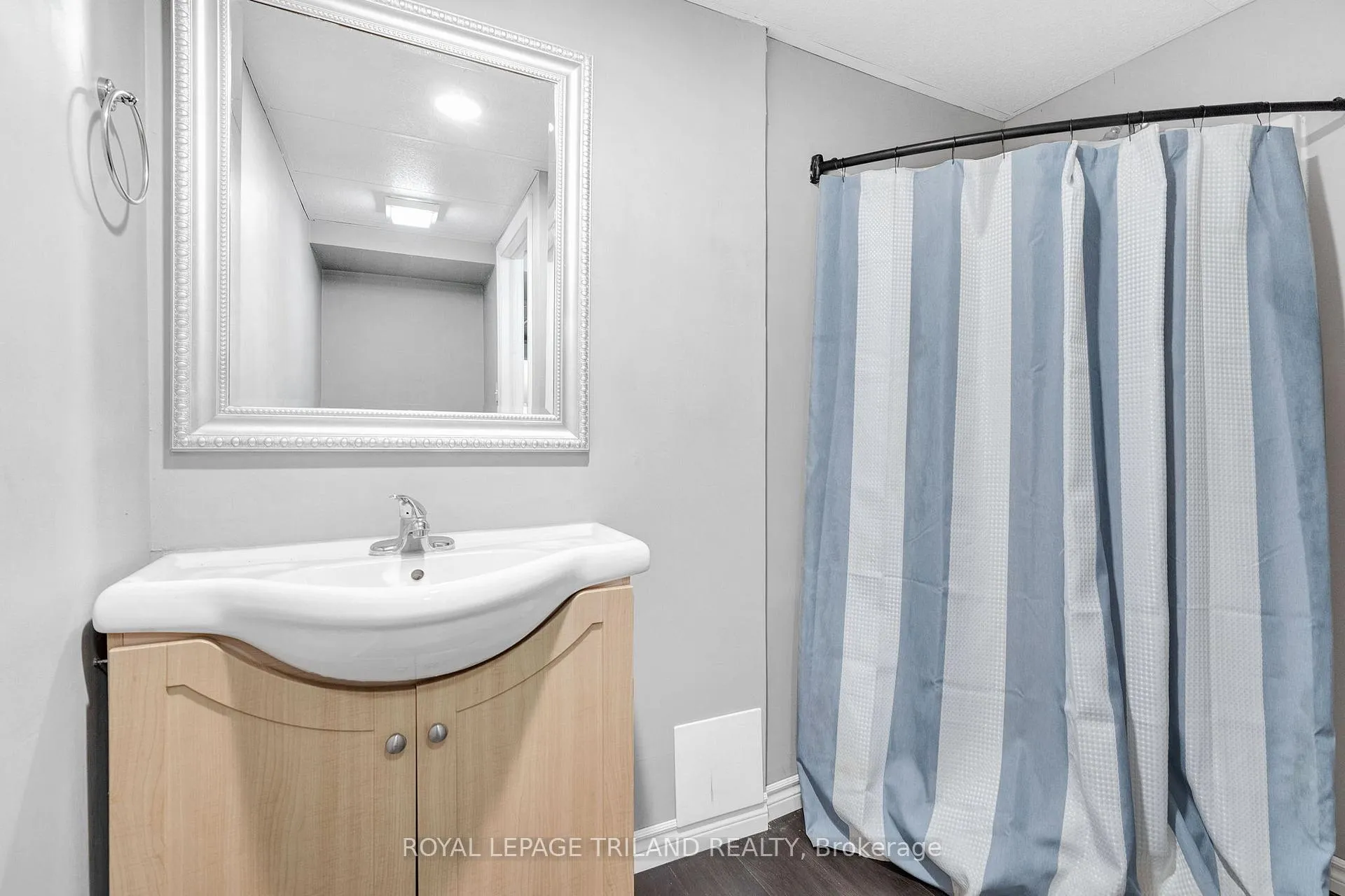 Photo 41 of 148 Salisbury Drive, Middlesex Centre, Birr — HOMEH