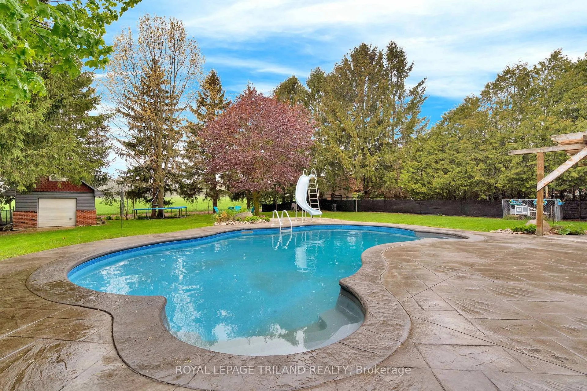 Photo 43 of 148 Salisbury Drive, Middlesex Centre, Birr — HOMEH