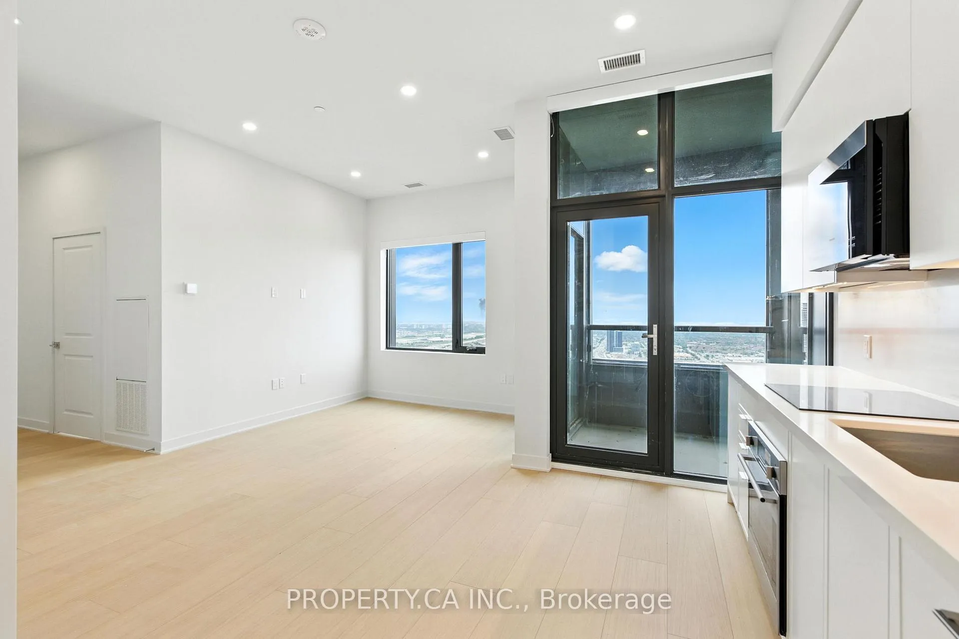 Photo 6 of Unit 5304, 2920 Highway 7, Vaughan, Concord — HOMEH