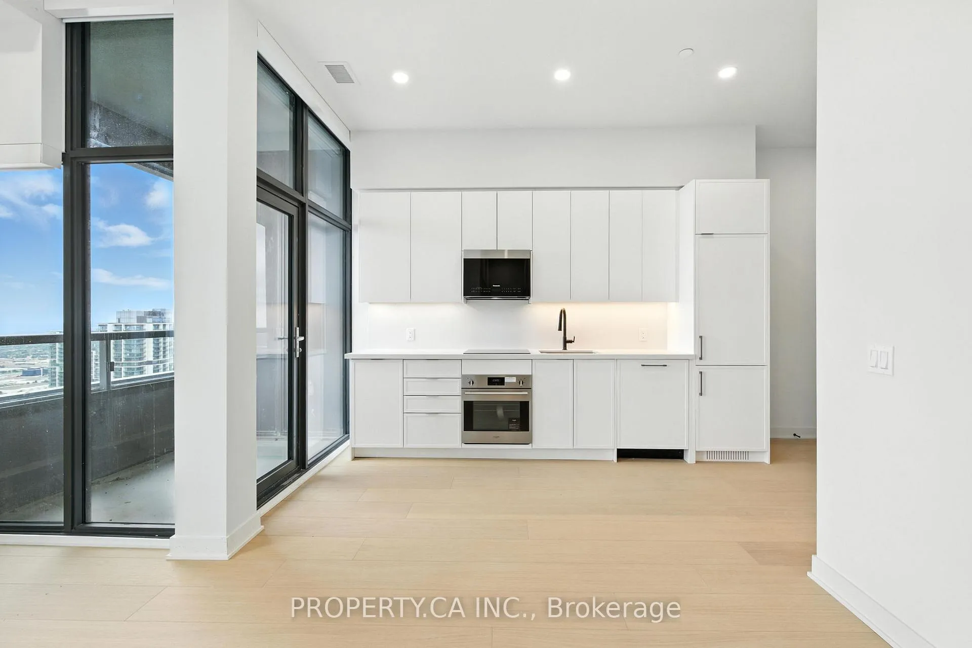 Photo 8 of Unit 5304, 2920 Highway 7, Vaughan, Concord — HOMEH