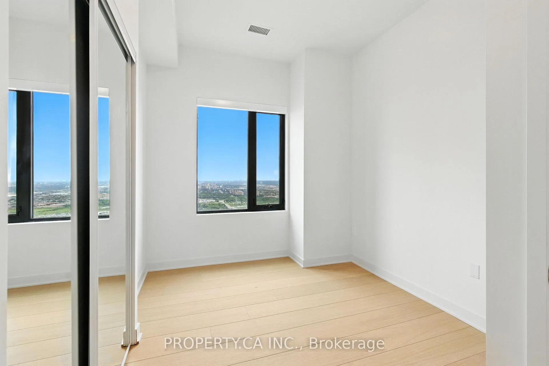 Photo 11 of Unit 5304, 2920 Highway 7, Vaughan, Concord — HOMEH