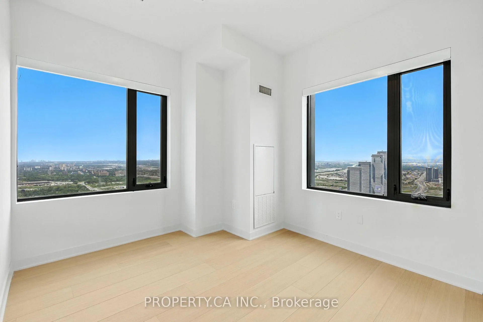 Photo 14 of Unit 5304, 2920 Highway 7, Vaughan, Concord — HOMEH