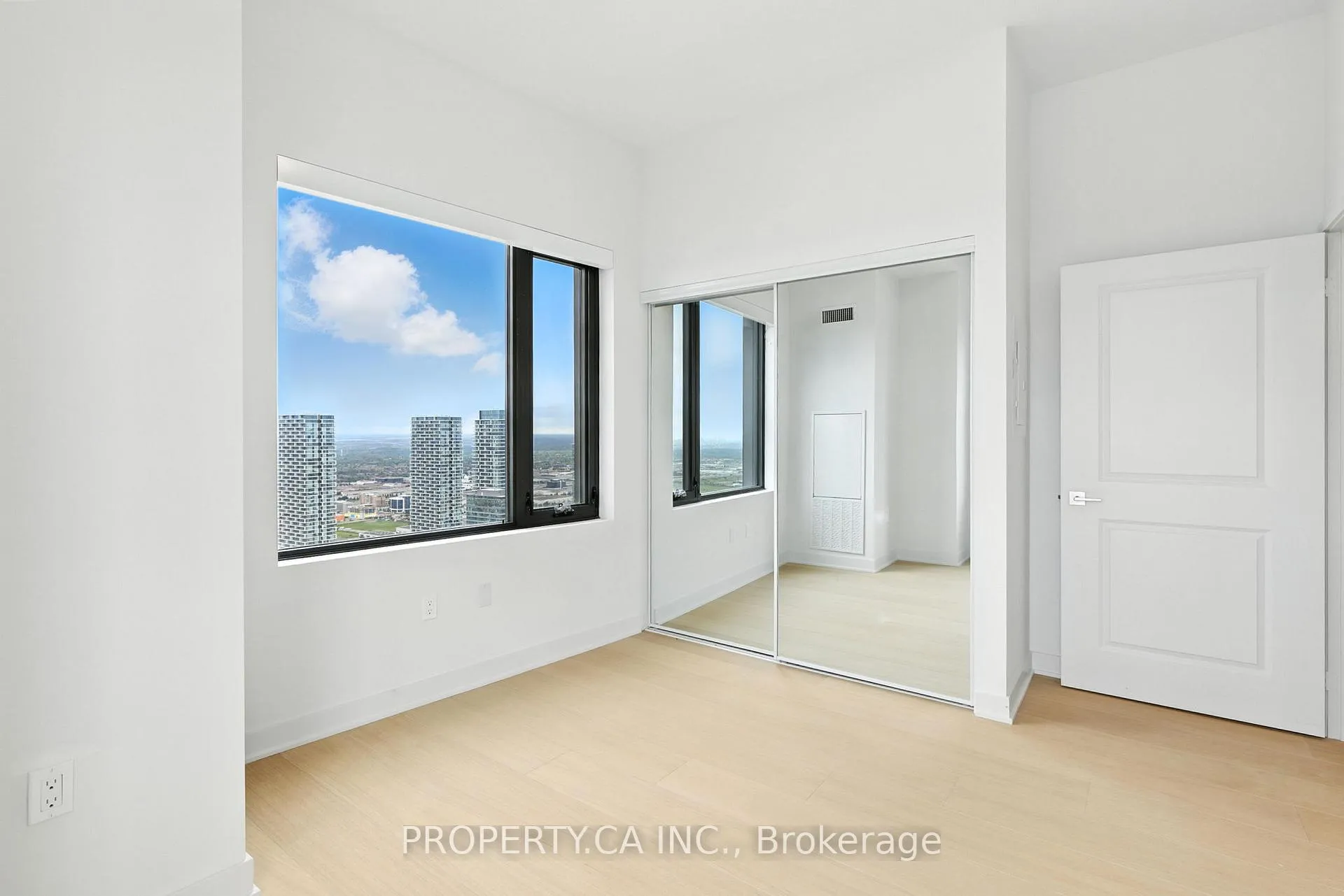 Photo 15 of Unit 5304, 2920 Highway 7, Vaughan, Concord — HOMEH