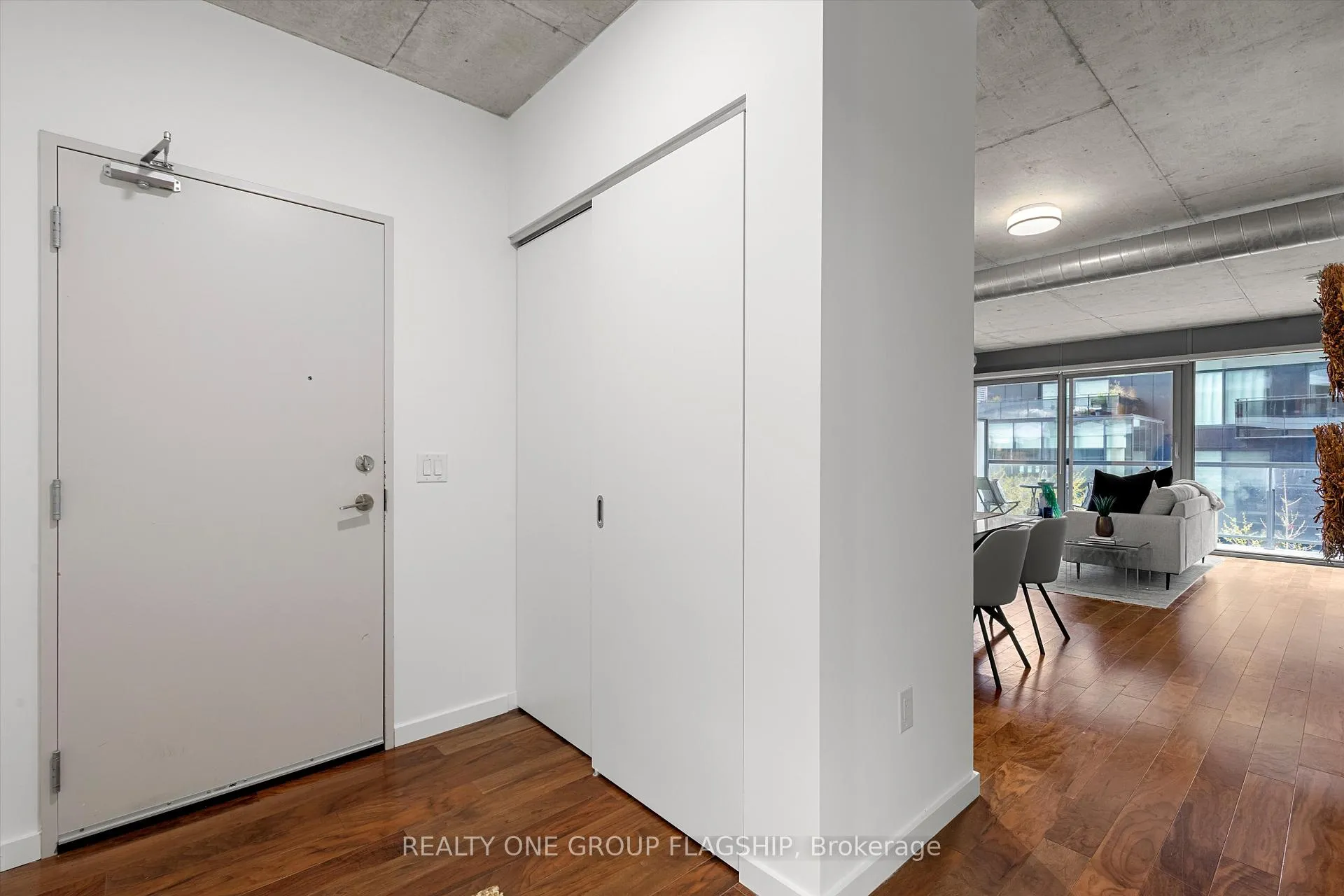 Photo 3 of Unit 409, 32 Trolley Crescent, Toronto, Moss Park — HOMEH