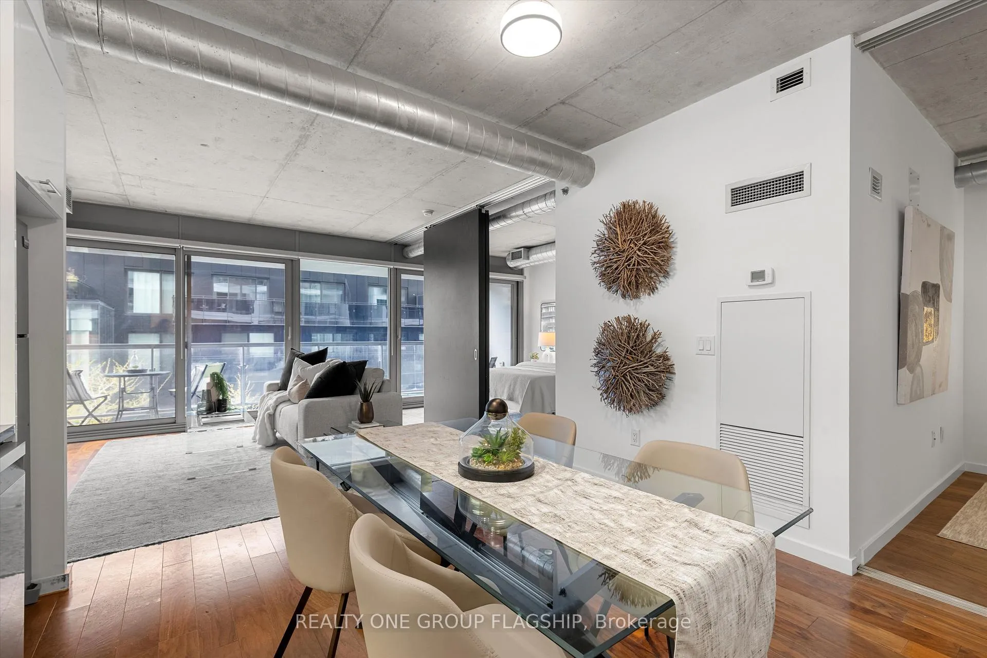 Photo 5 of Unit 409, 32 Trolley Crescent, Toronto, Moss Park — HOMEH