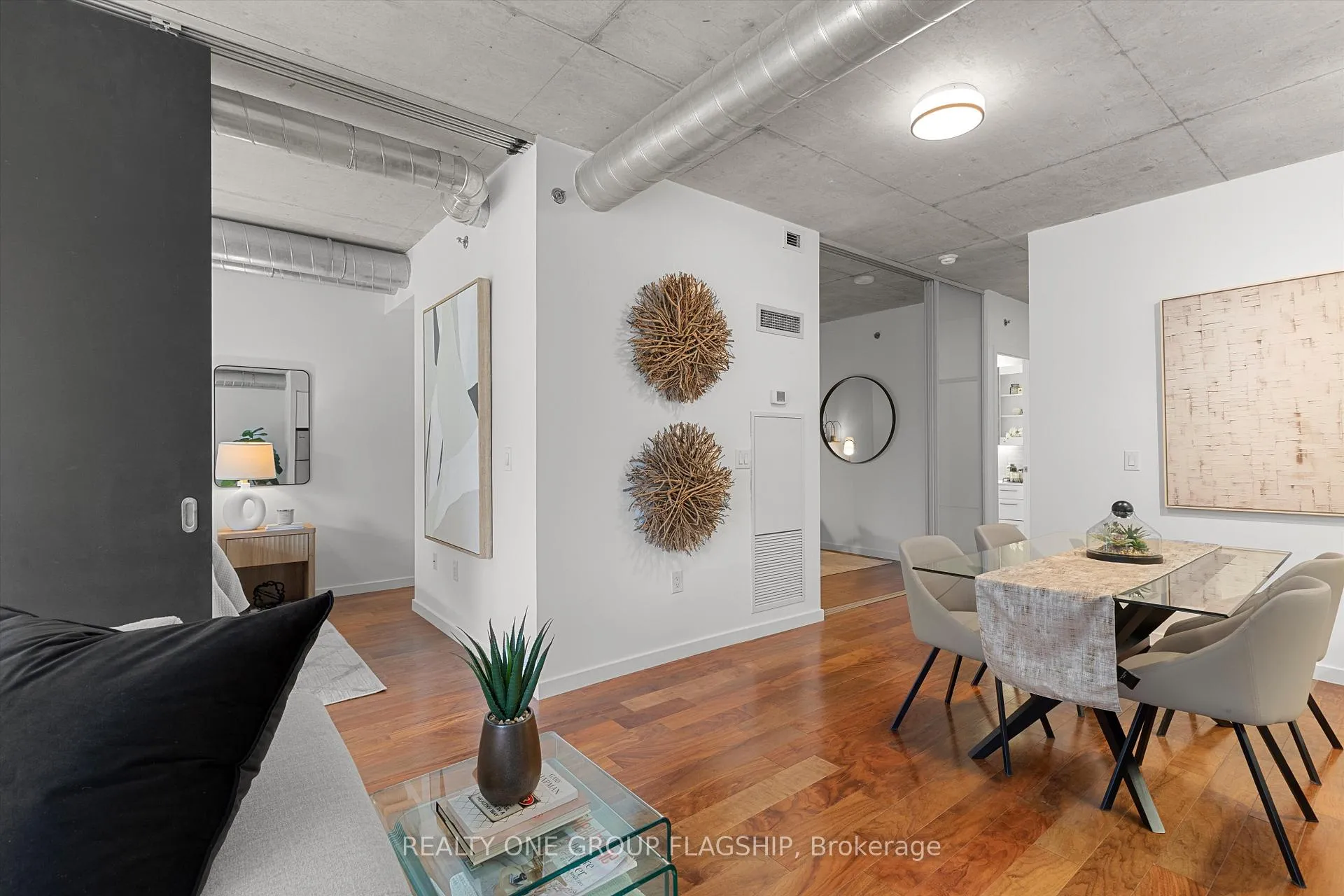 Photo 6 of Unit 409, 32 Trolley Crescent, Toronto, Moss Park — HOMEH