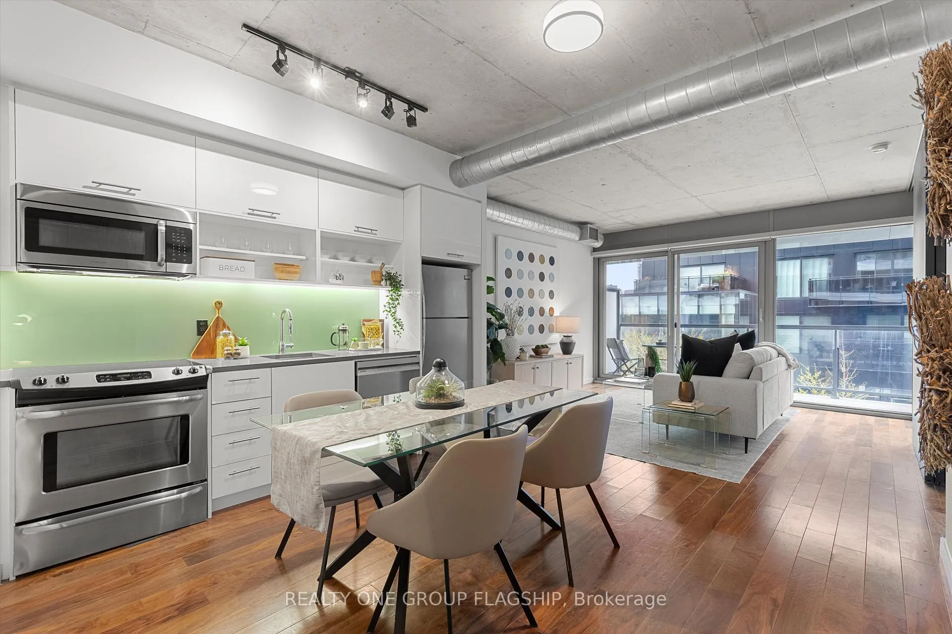 Photo 8 of Unit 409, 32 Trolley Crescent, Toronto, Moss Park — HOMEH