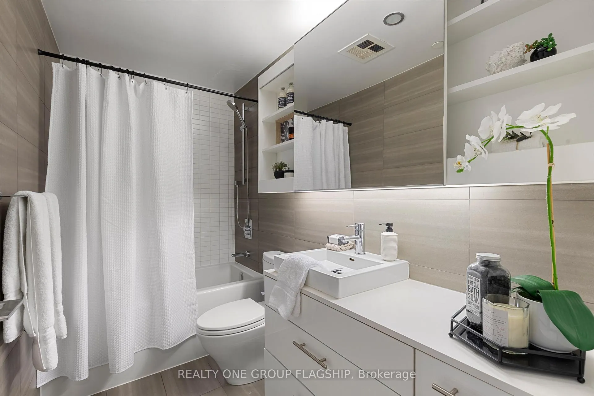 Photo 19 of Unit 409, 32 Trolley Crescent, Toronto, Moss Park — HOMEH