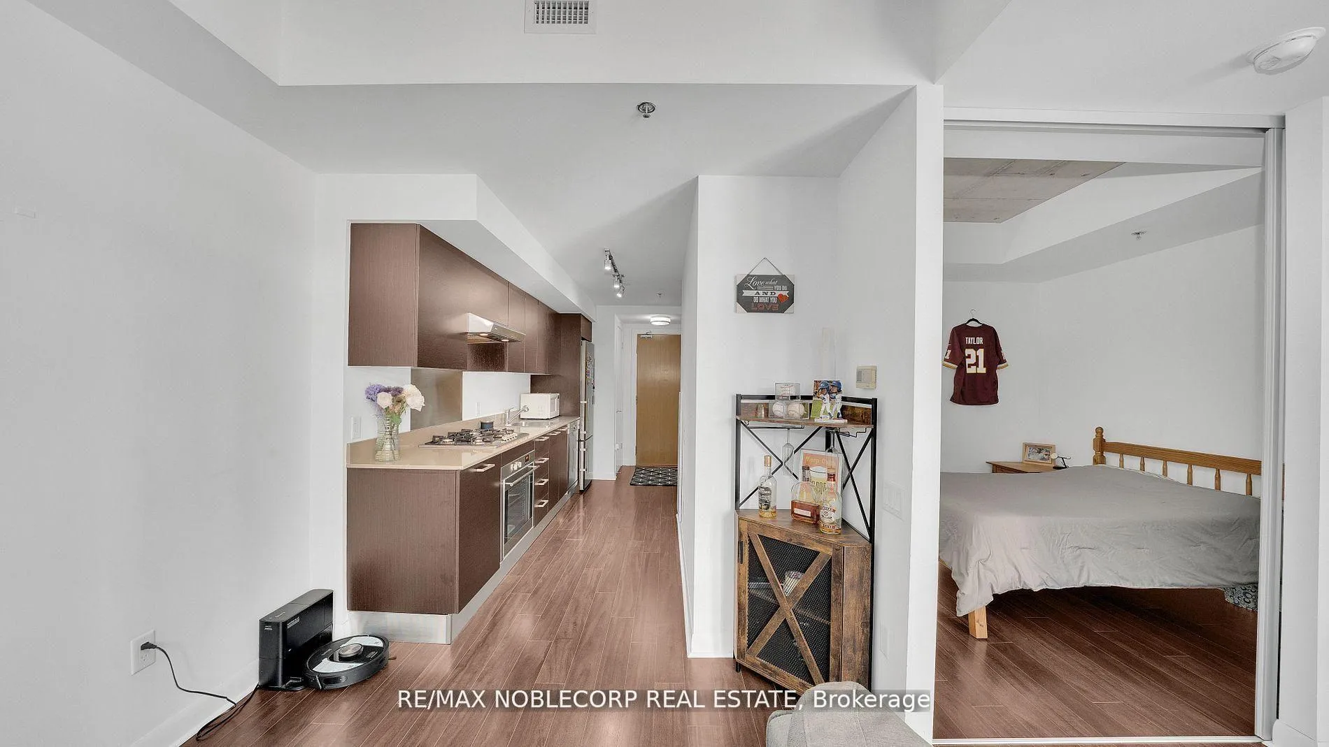 Photo 6 of Unit 810, 375 King Street W, Toronto, Waterfront Communities — HOMEH