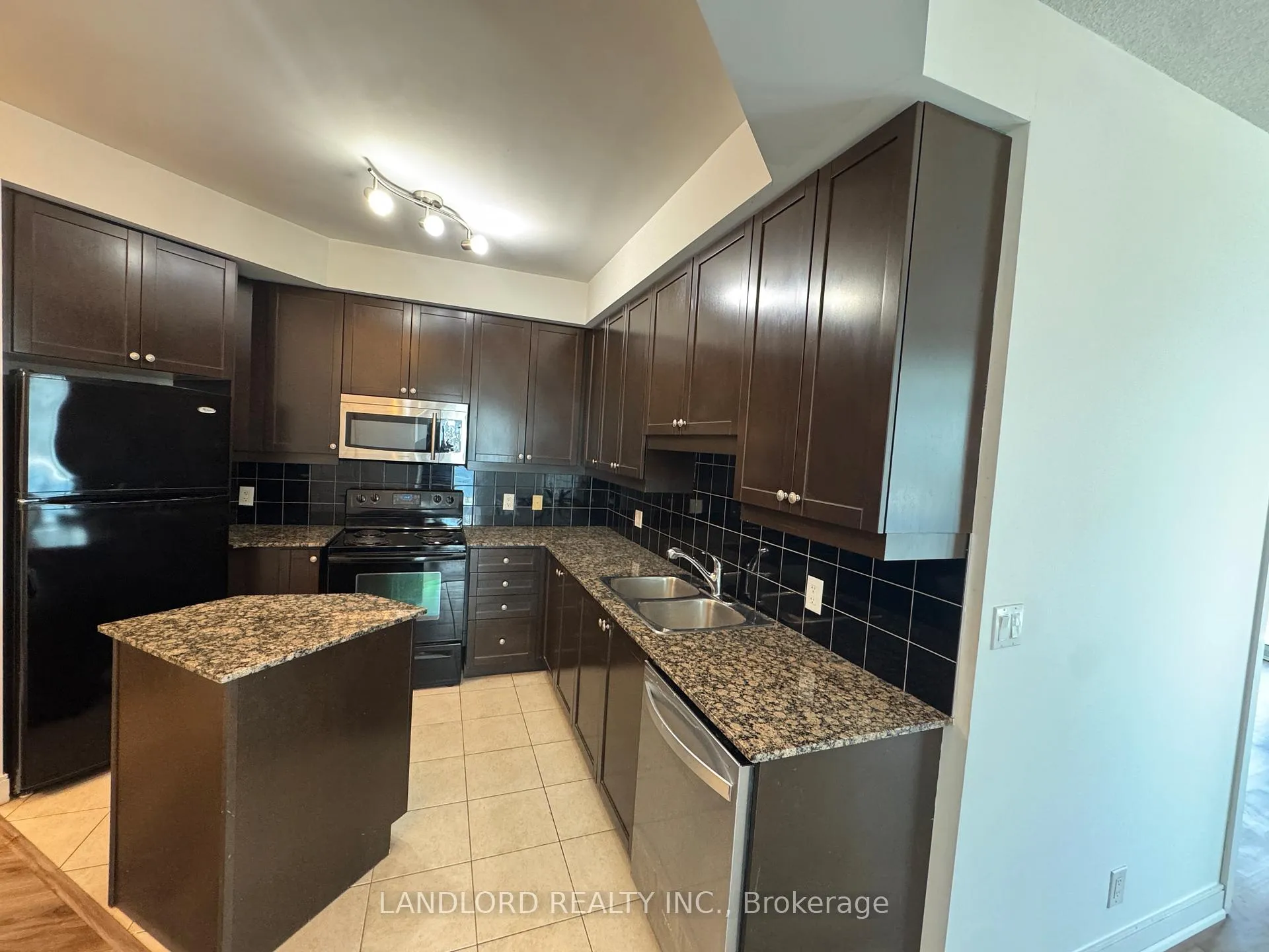 Photo 2 of Unit 1806, 80 Absolute Avenue, Mississauga, City Centre — HOMEH