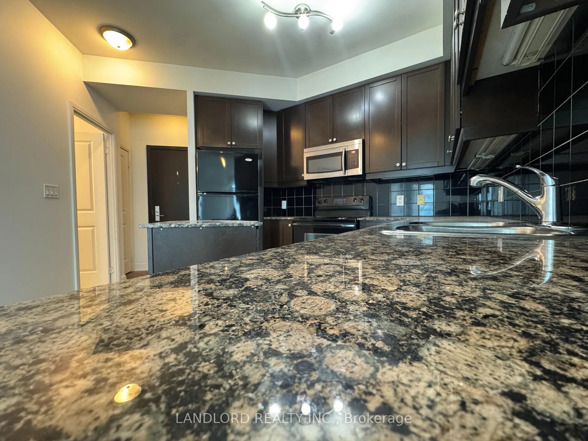 Photo 5 of Unit 1806, 80 Absolute Avenue, Mississauga, City Centre — HOMEH