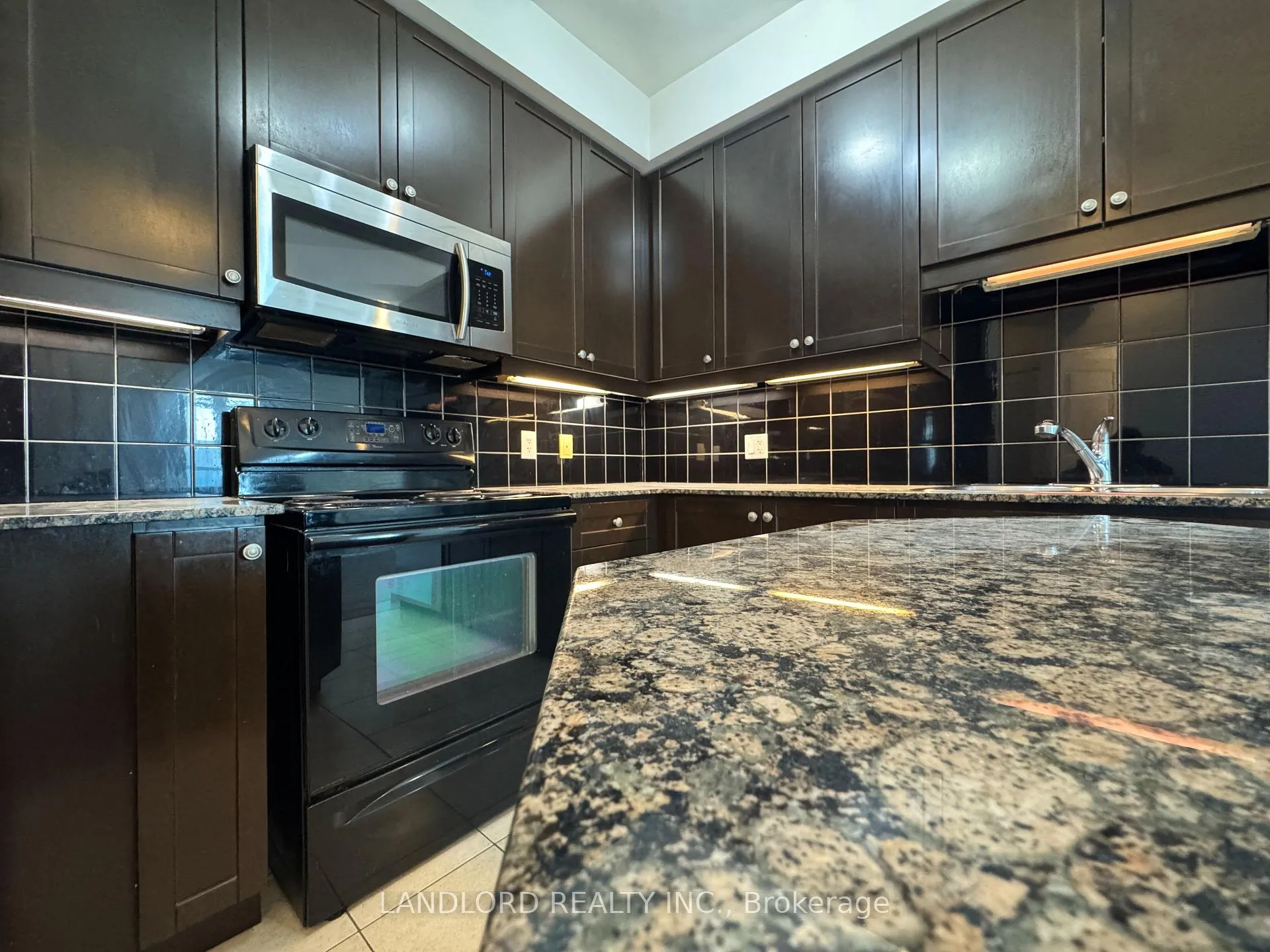 Photo 7 of Unit 1806, 80 Absolute Avenue, Mississauga, City Centre — HOMEH