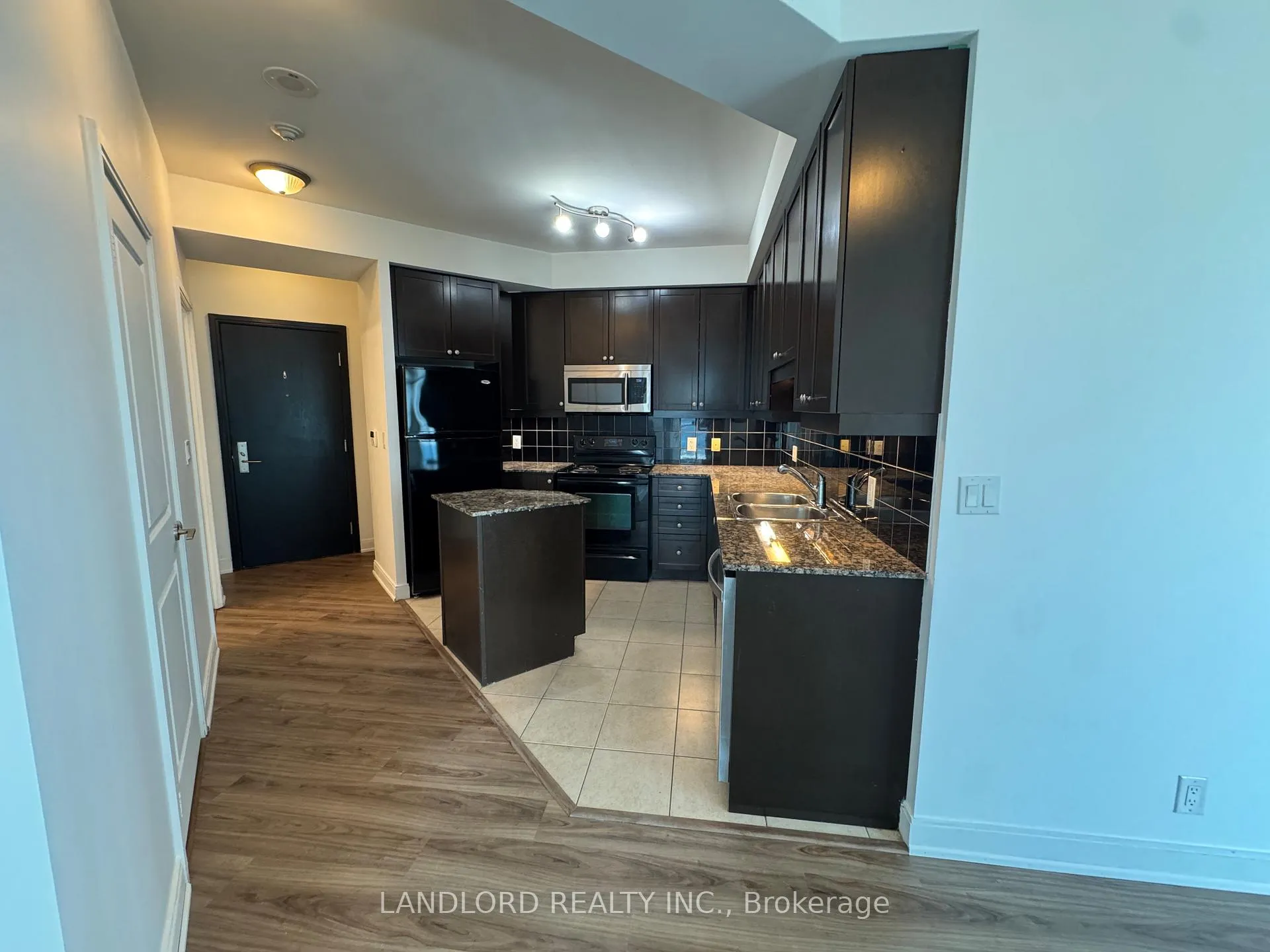 Photo 8 of Unit 1806, 80 Absolute Avenue, Mississauga, City Centre — HOMEH