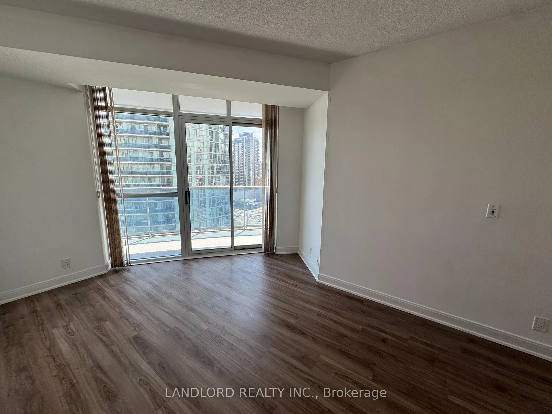 Photo 13 of Unit 1806, 80 Absolute Avenue, Mississauga, City Centre — HOMEH