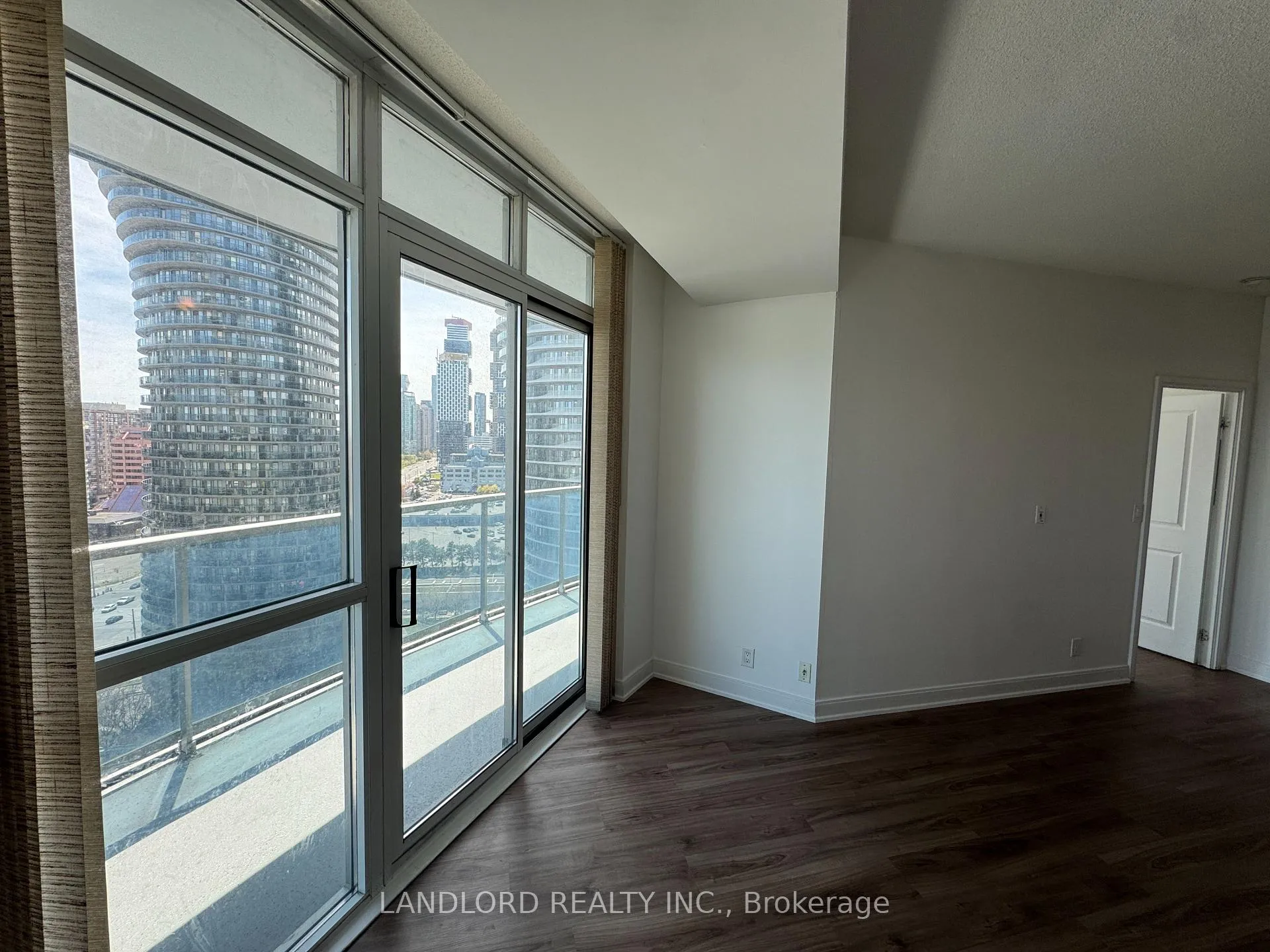 Photo 14 of Unit 1806, 80 Absolute Avenue, Mississauga, City Centre — HOMEH