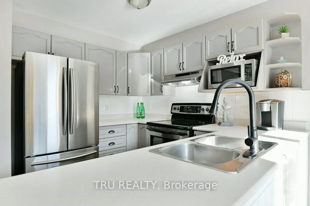 Photo 10 of 9 Whalings Circle, Ottawa, Stittsville (Central) — HOMEH
