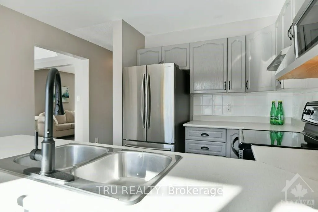 Photo 11 of 9 Whalings Circle, Ottawa, Stittsville (Central) — HOMEH