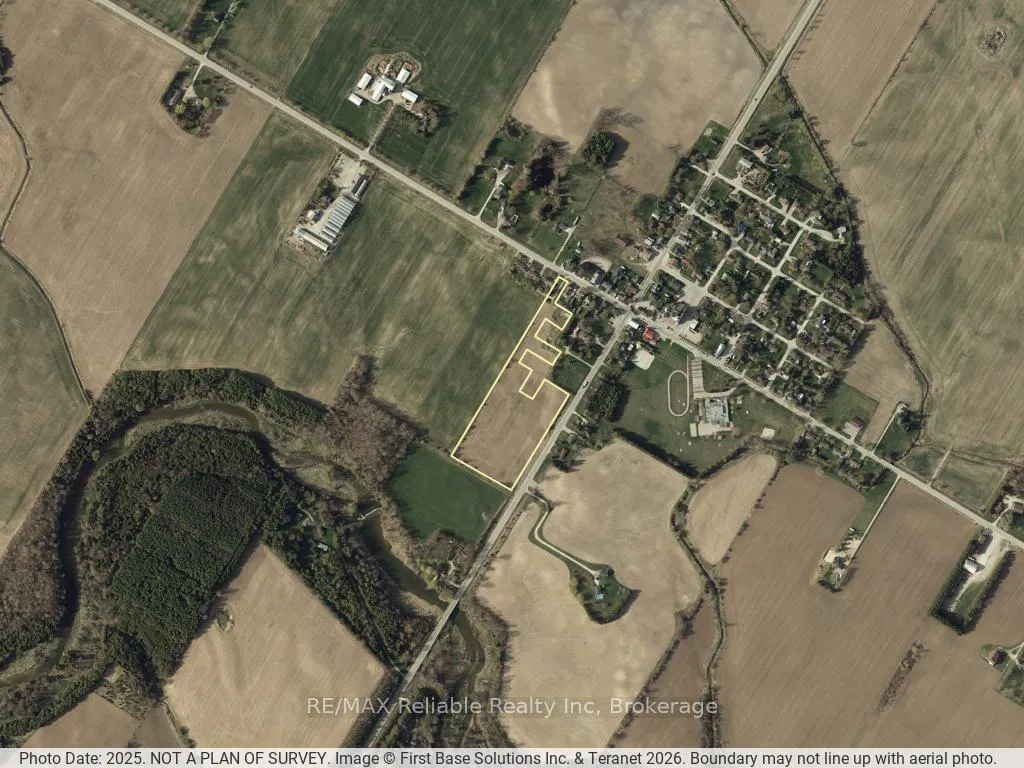 Photo 4 of 341 King's Road, Central Huron, Hullett — HOMEH