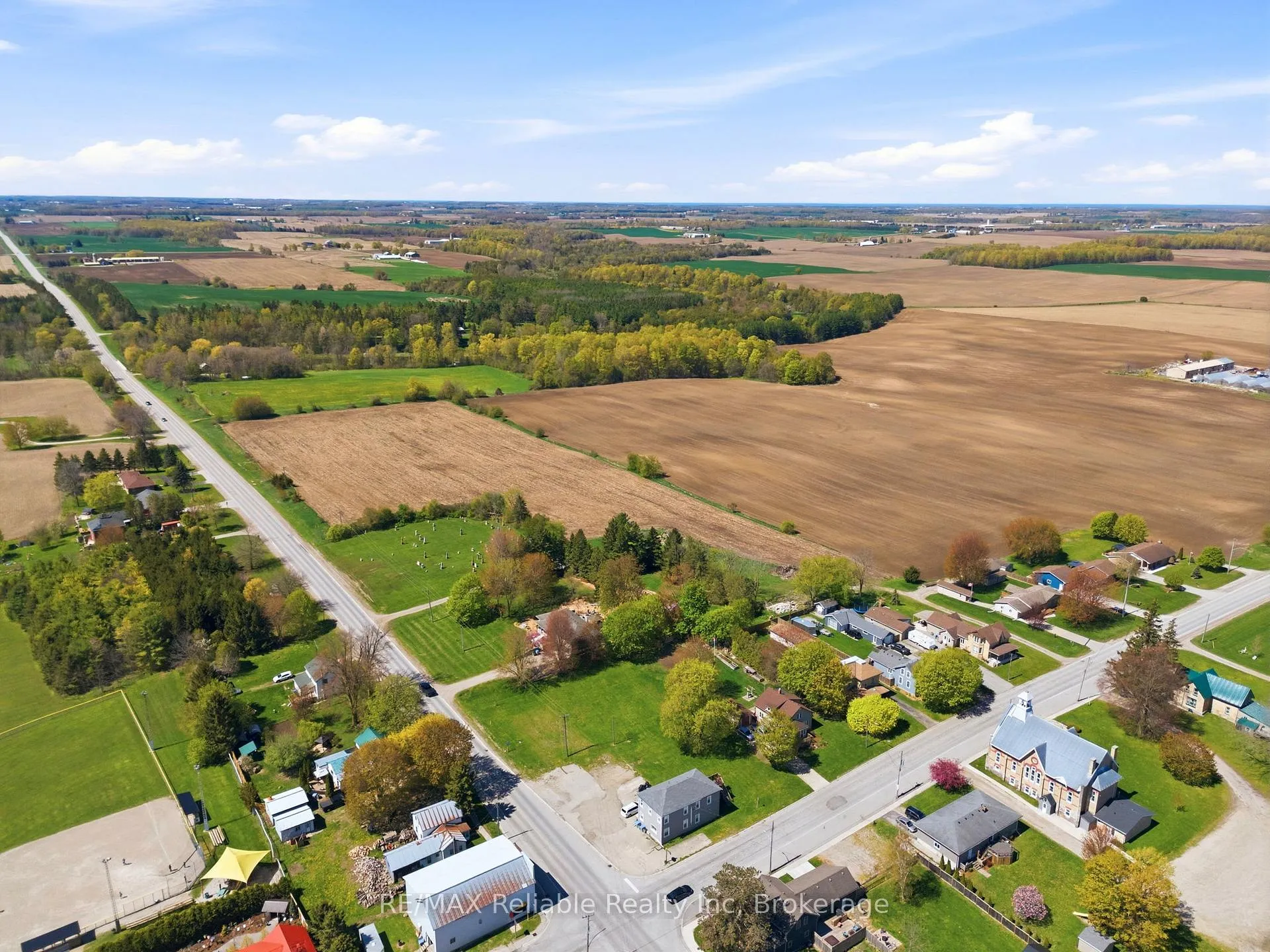 Photo 9 of 341 King's Road, Central Huron, Hullett — HOMEH
