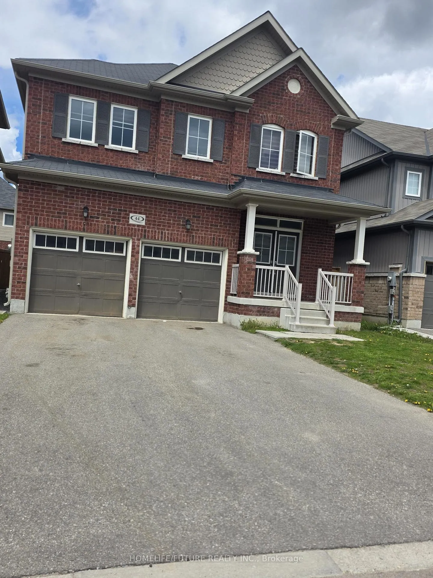 Photo 2 of 44 Bruce Cameron Drive, Clarington, Bowmanville — HOMEH