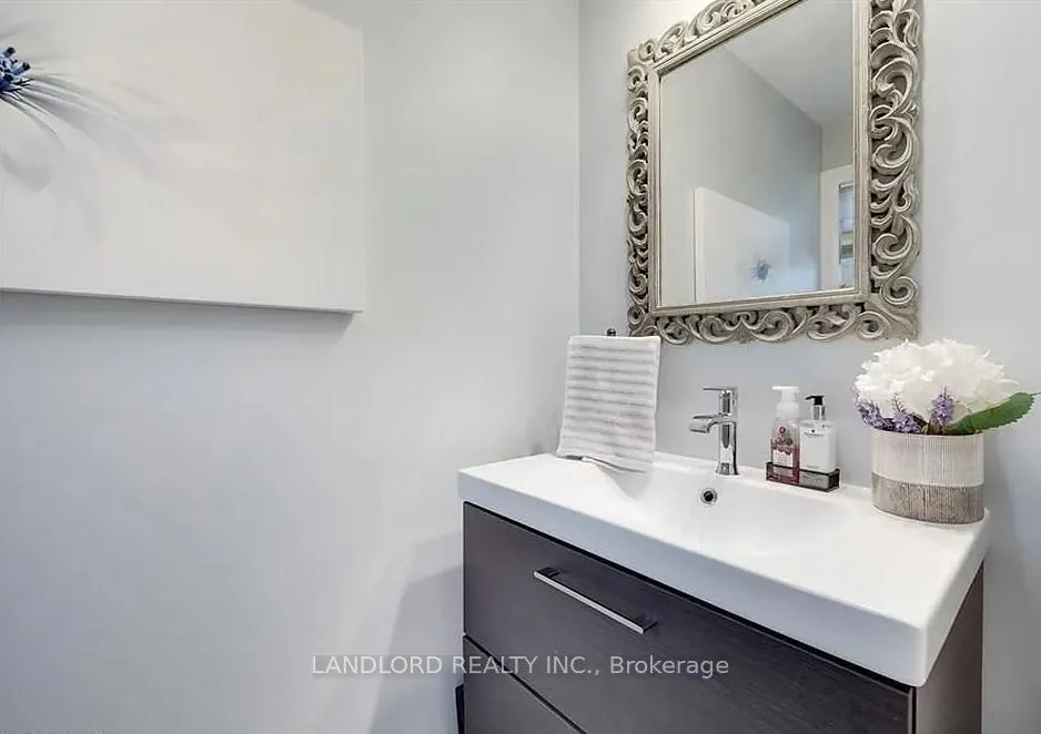 Photo 3 of Unit 3, 26 Poplar Drive, Cambridge — HOMEH