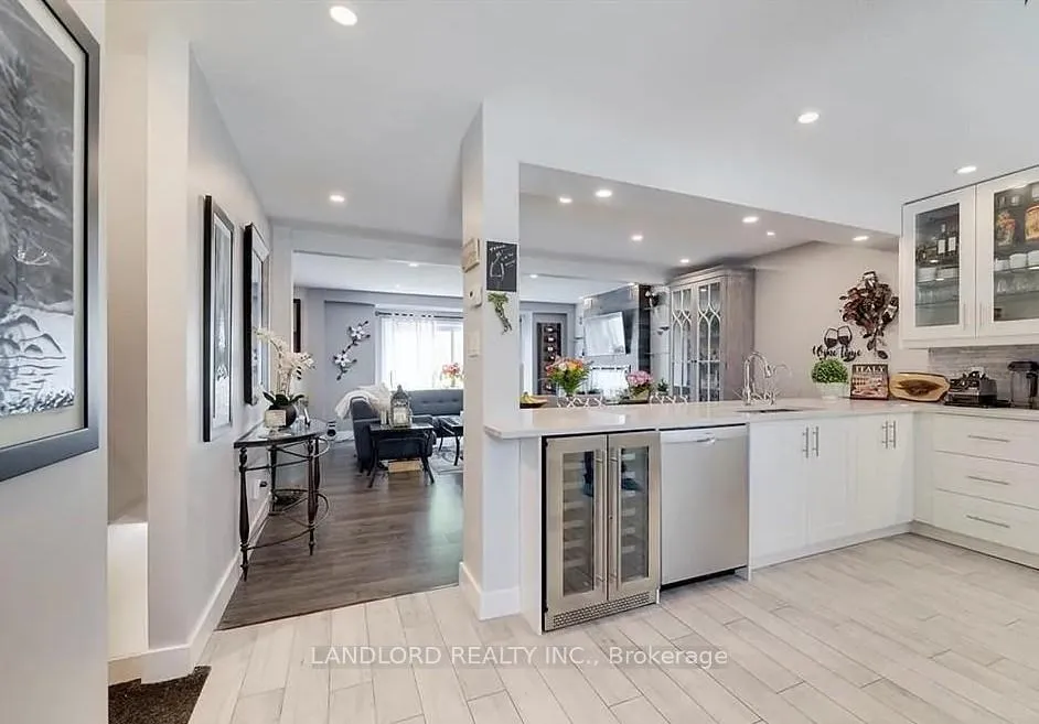 Photo 11 of Unit 3, 26 Poplar Drive, Cambridge — HOMEH