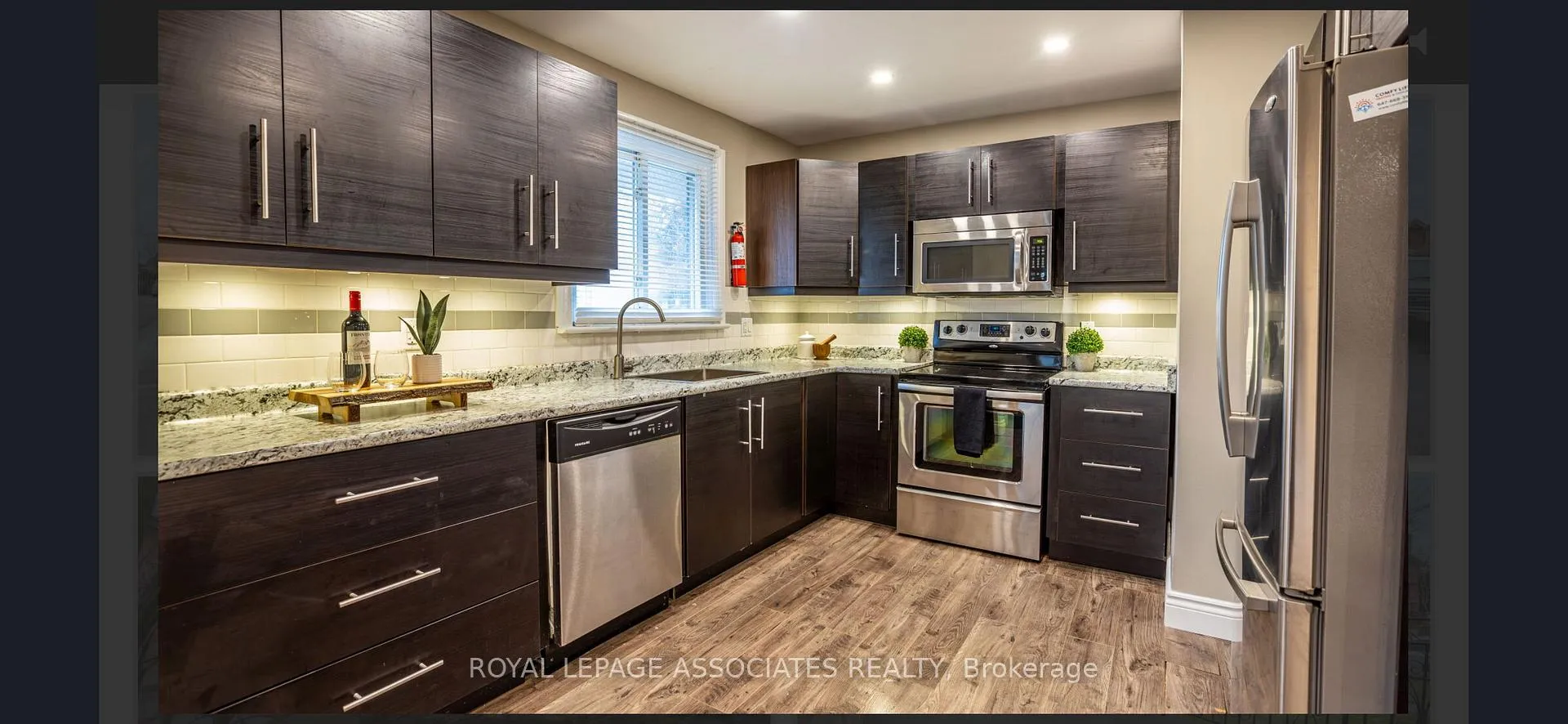 Photo 10 of Unit Main, 203 Cromwell Avenue, Oshawa, Vanier — HOMEH