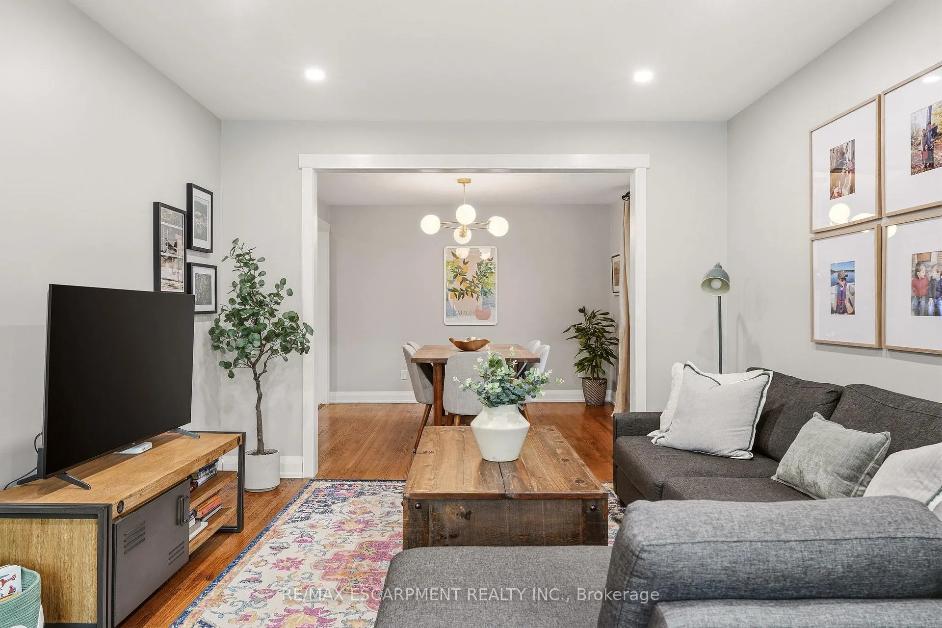 Photo 3 of 3452 Caplan Crescent, Burlington, Roseland — HOMEH