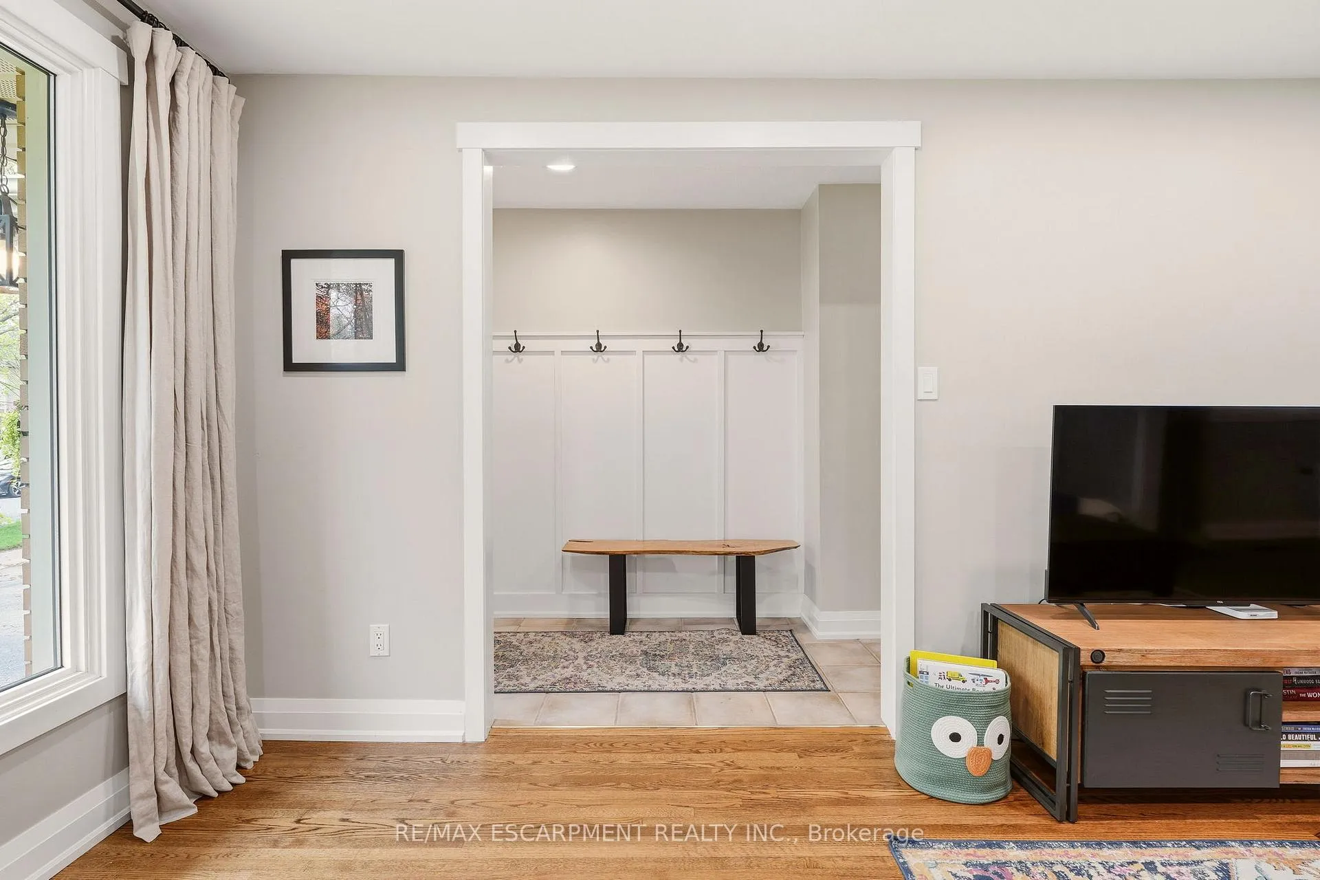 Photo 5 of 3452 Caplan Crescent, Burlington, Roseland — HOMEH