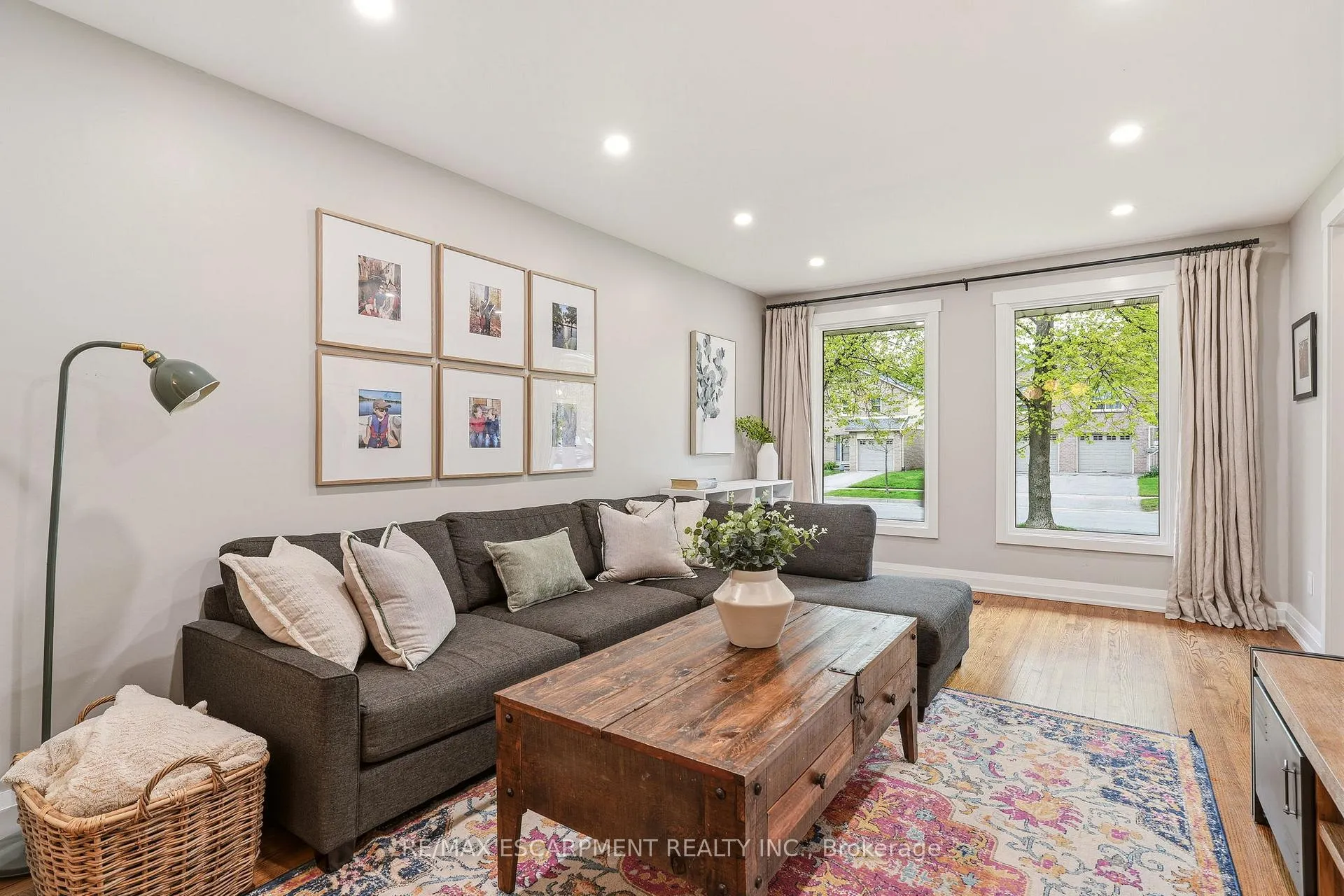 Photo 6 of 3452 Caplan Crescent, Burlington, Roseland — HOMEH