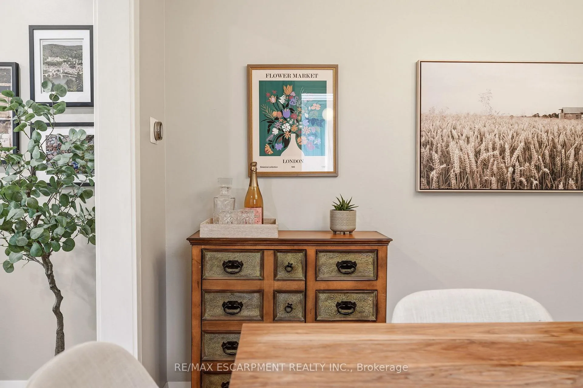 Photo 7 of 3452 Caplan Crescent, Burlington, Roseland — HOMEH
