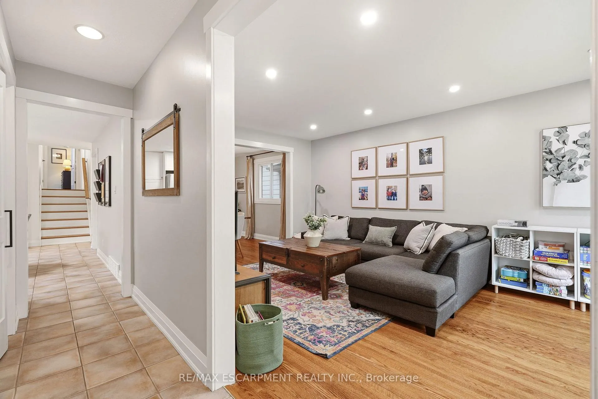 Photo 10 of 3452 Caplan Crescent, Burlington, Roseland — HOMEH