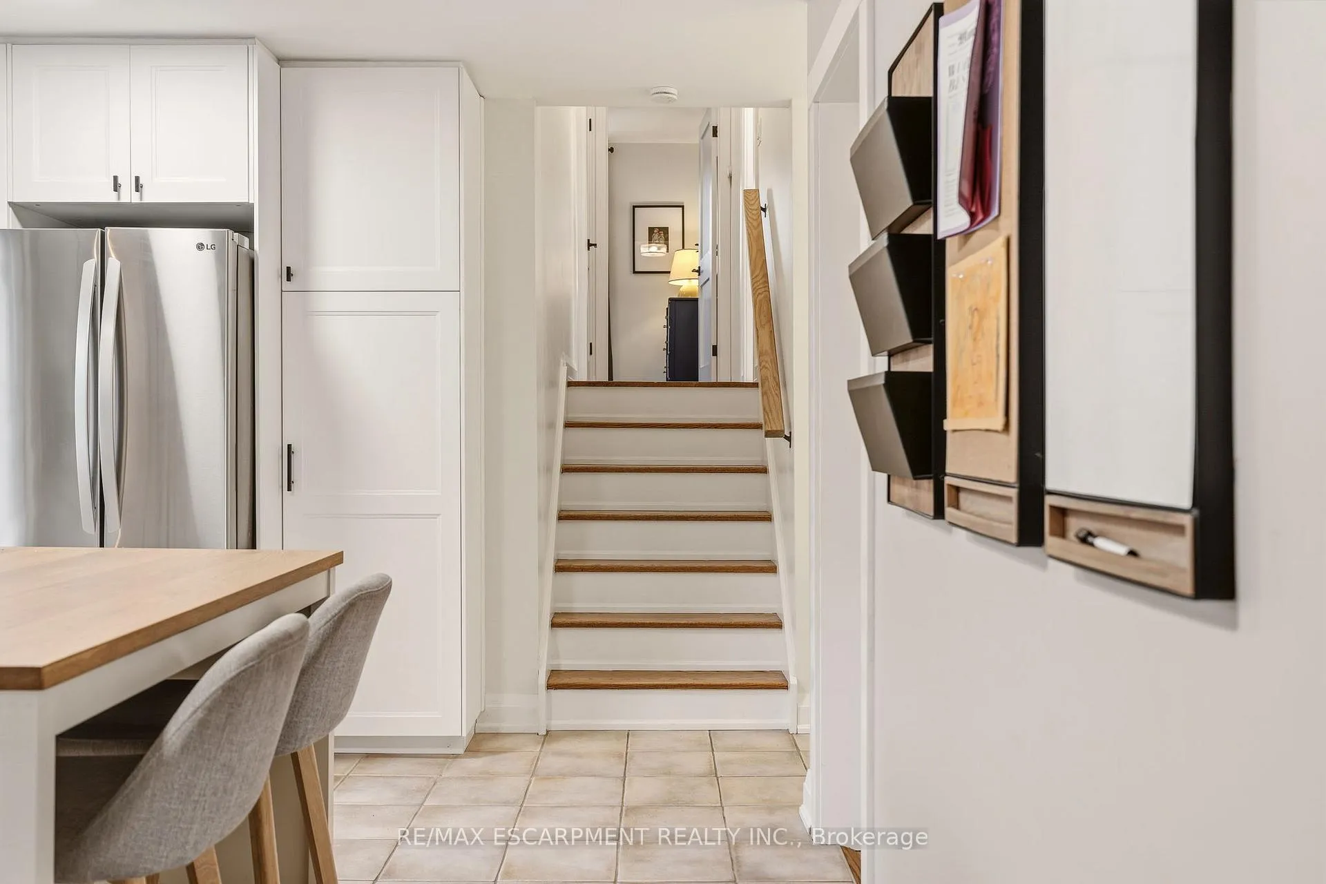 Photo 12 of 3452 Caplan Crescent, Burlington, Roseland — HOMEH