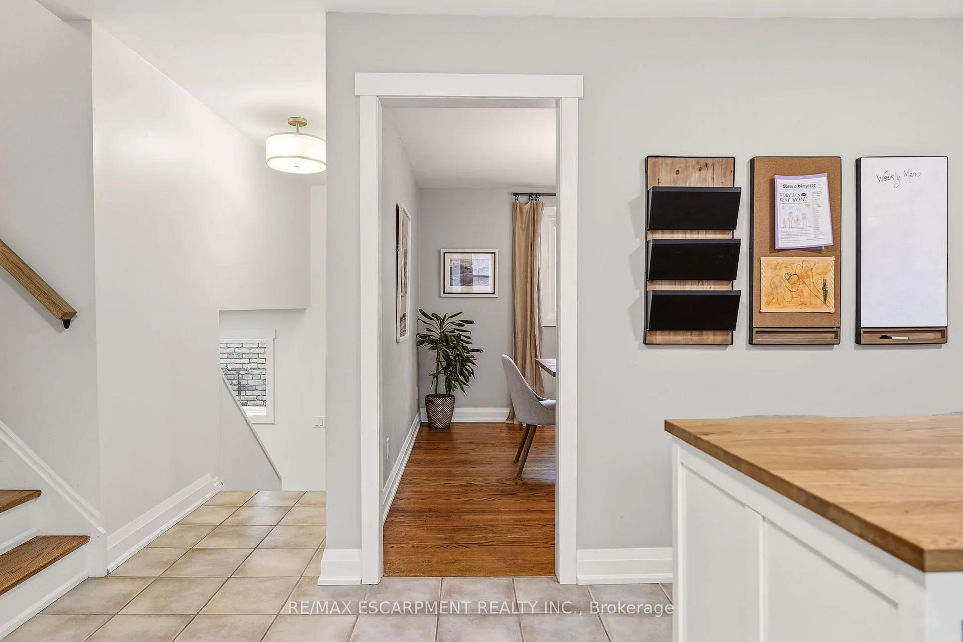 Photo 17 of 3452 Caplan Crescent, Burlington, Roseland — HOMEH