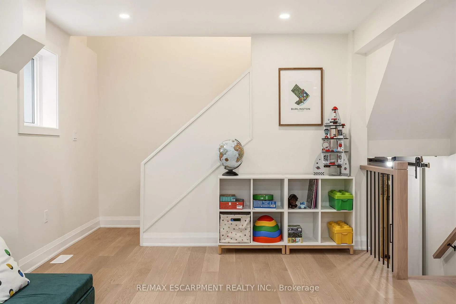 Photo 35 of 3452 Caplan Crescent, Burlington, Roseland — HOMEH