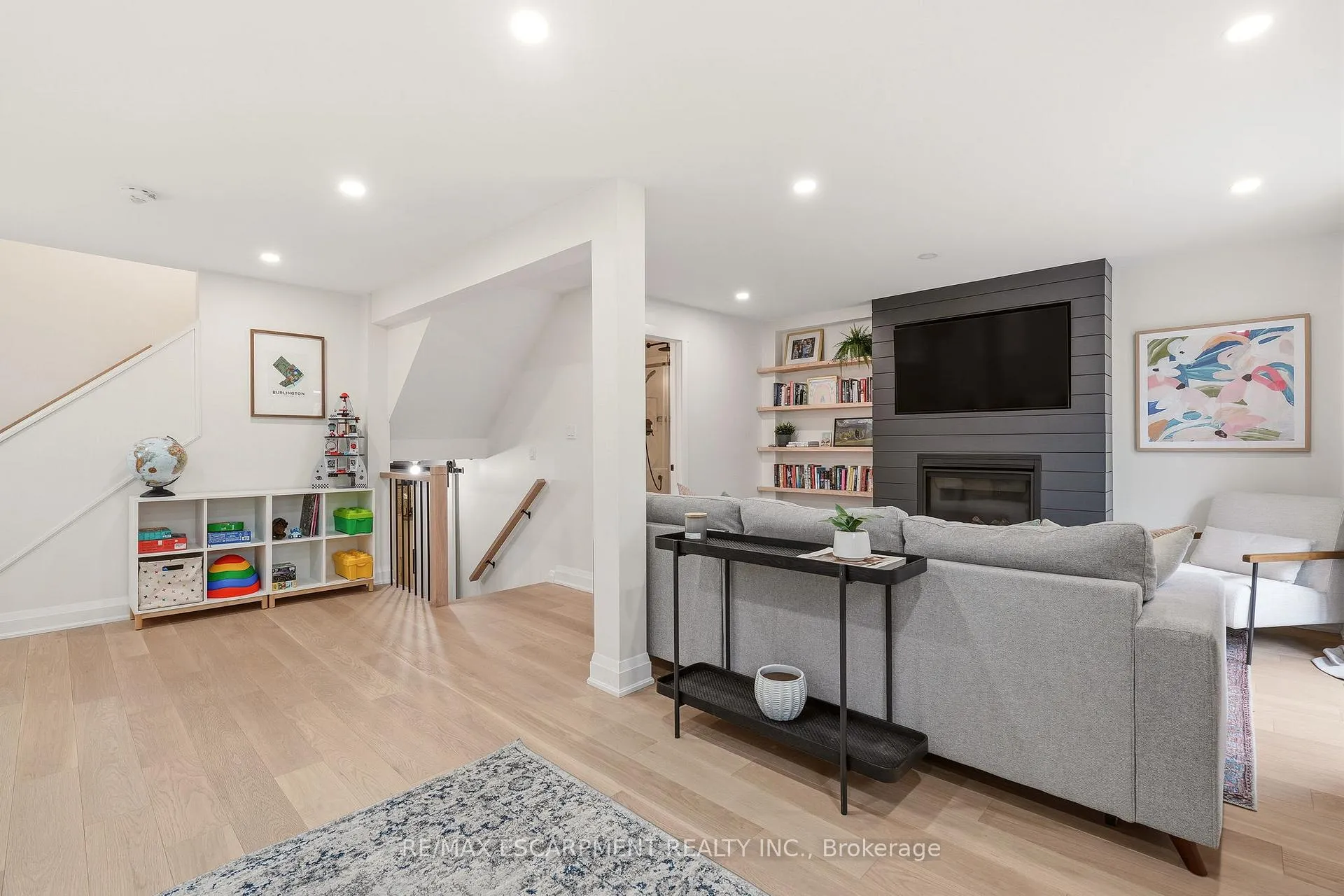 Photo 36 of 3452 Caplan Crescent, Burlington, Roseland — HOMEH
