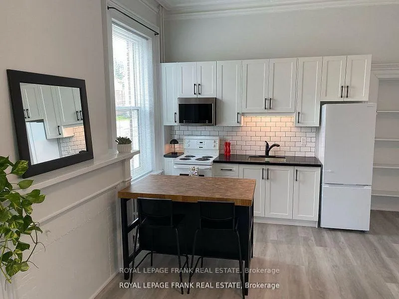 Photo 5 of Unit 1, 859 Dundas Street W, Whitby, Lynde Creek — HOMEH