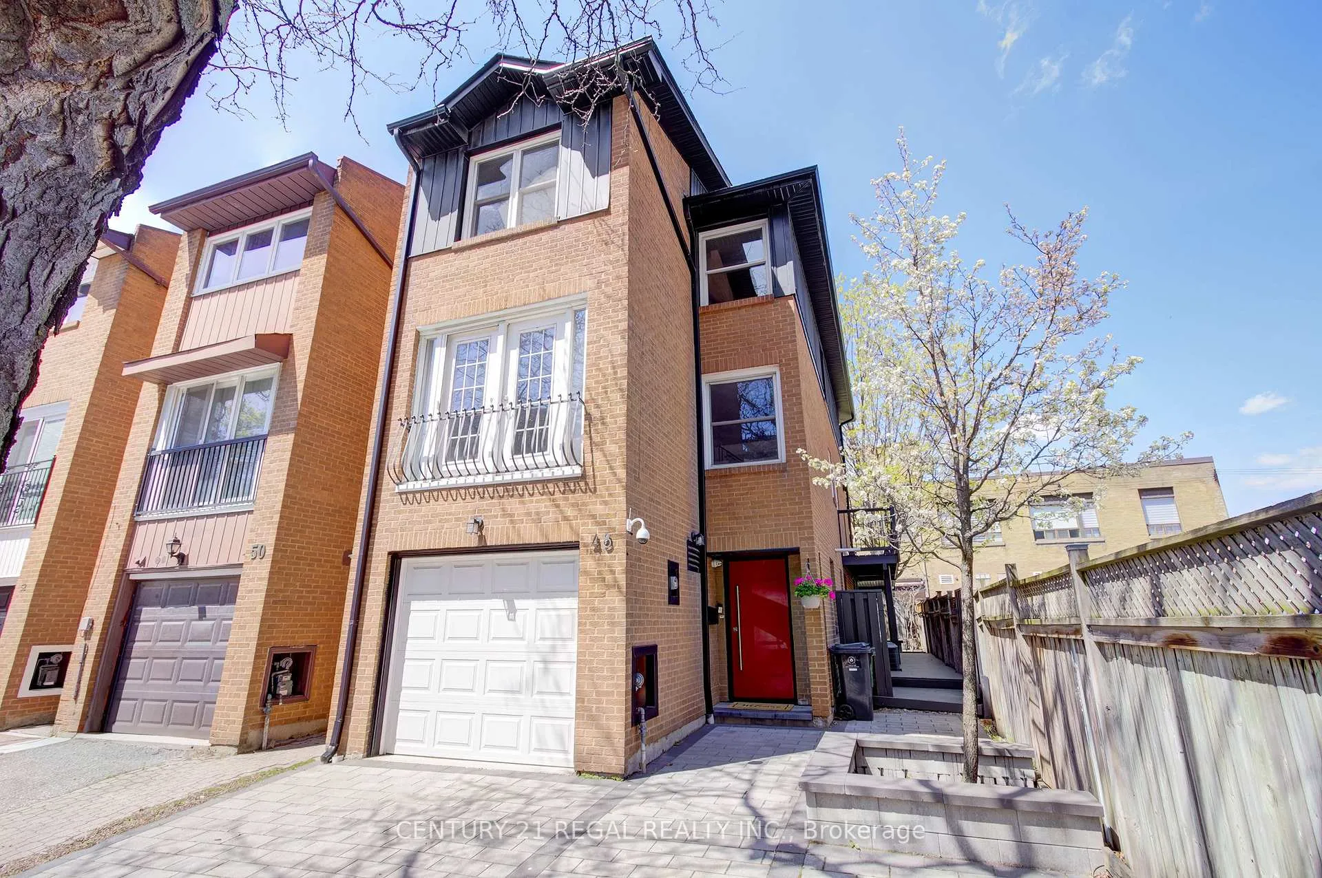 Photo 3 of 48 Michener Court, Toronto, Niagara — HOMEH