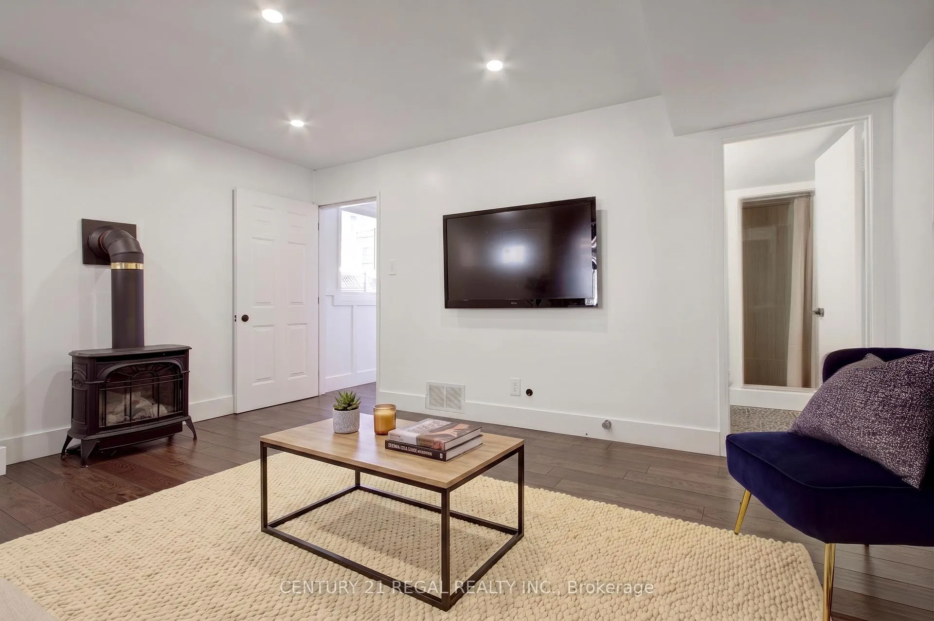 Photo 8 of 48 Michener Court, Toronto, Niagara — HOMEH