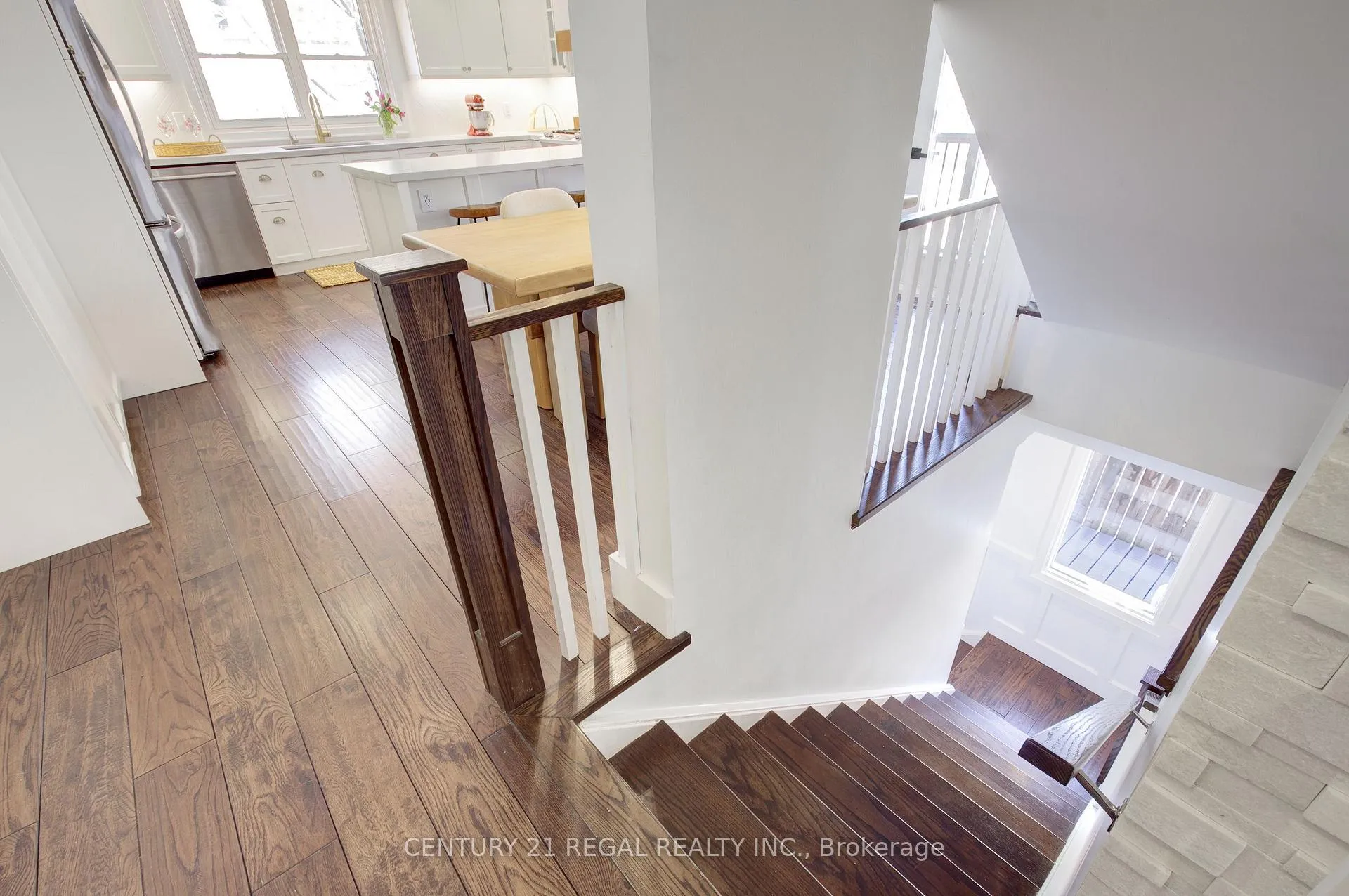 Photo 11 of 48 Michener Court, Toronto, Niagara — HOMEH