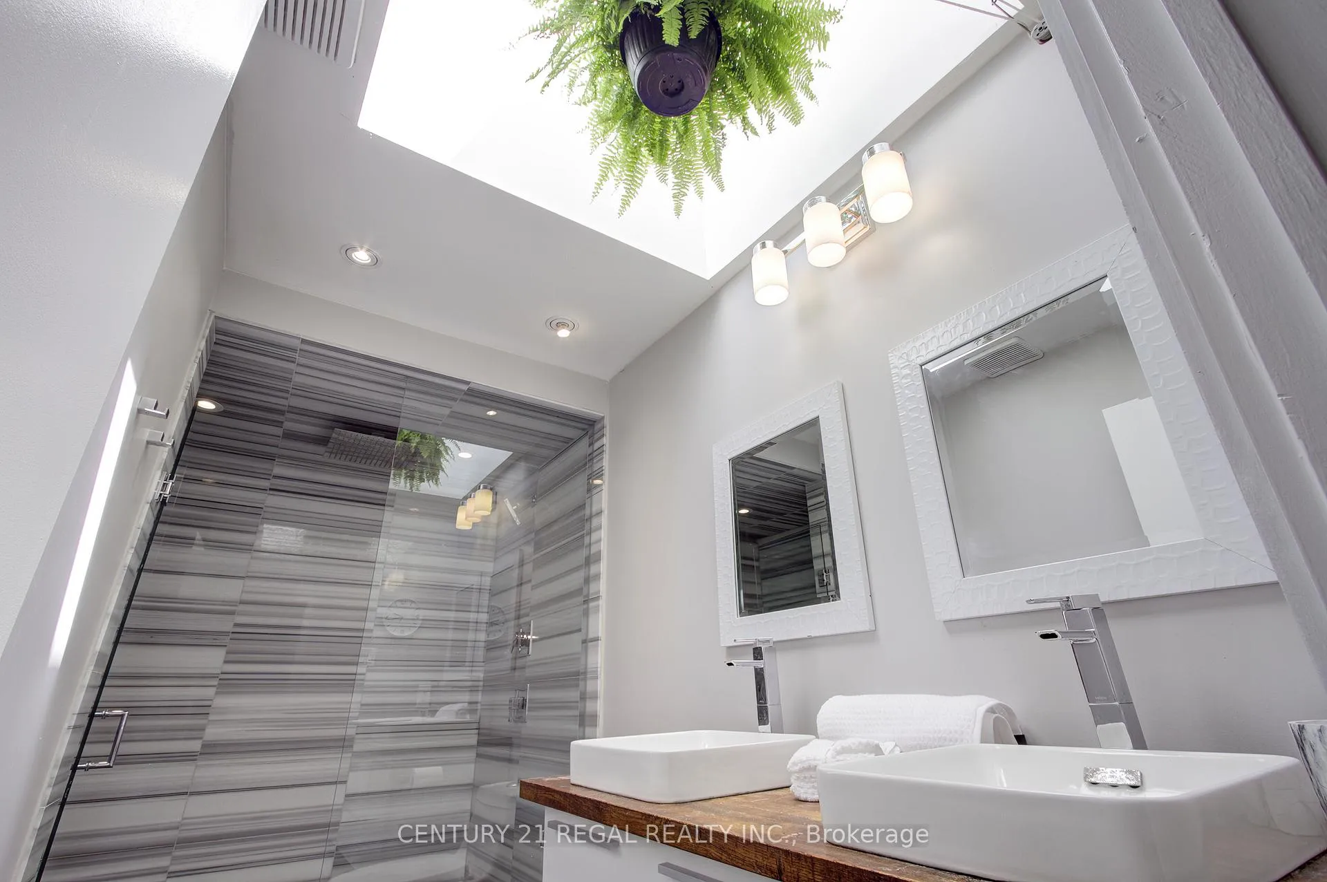 Photo 26 of 48 Michener Court, Toronto, Niagara — HOMEH