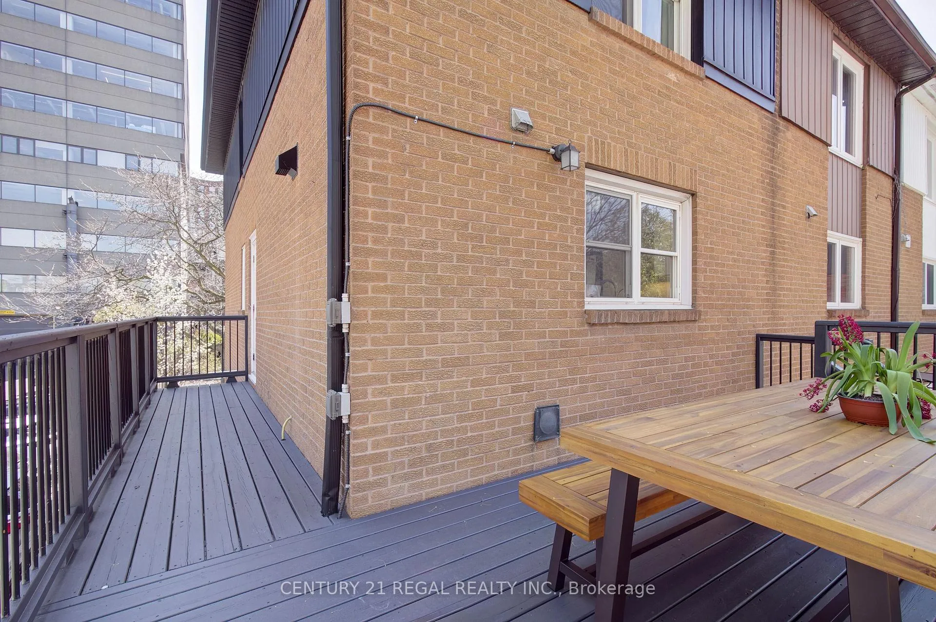 Photo 31 of 48 Michener Court, Toronto, Niagara — HOMEH