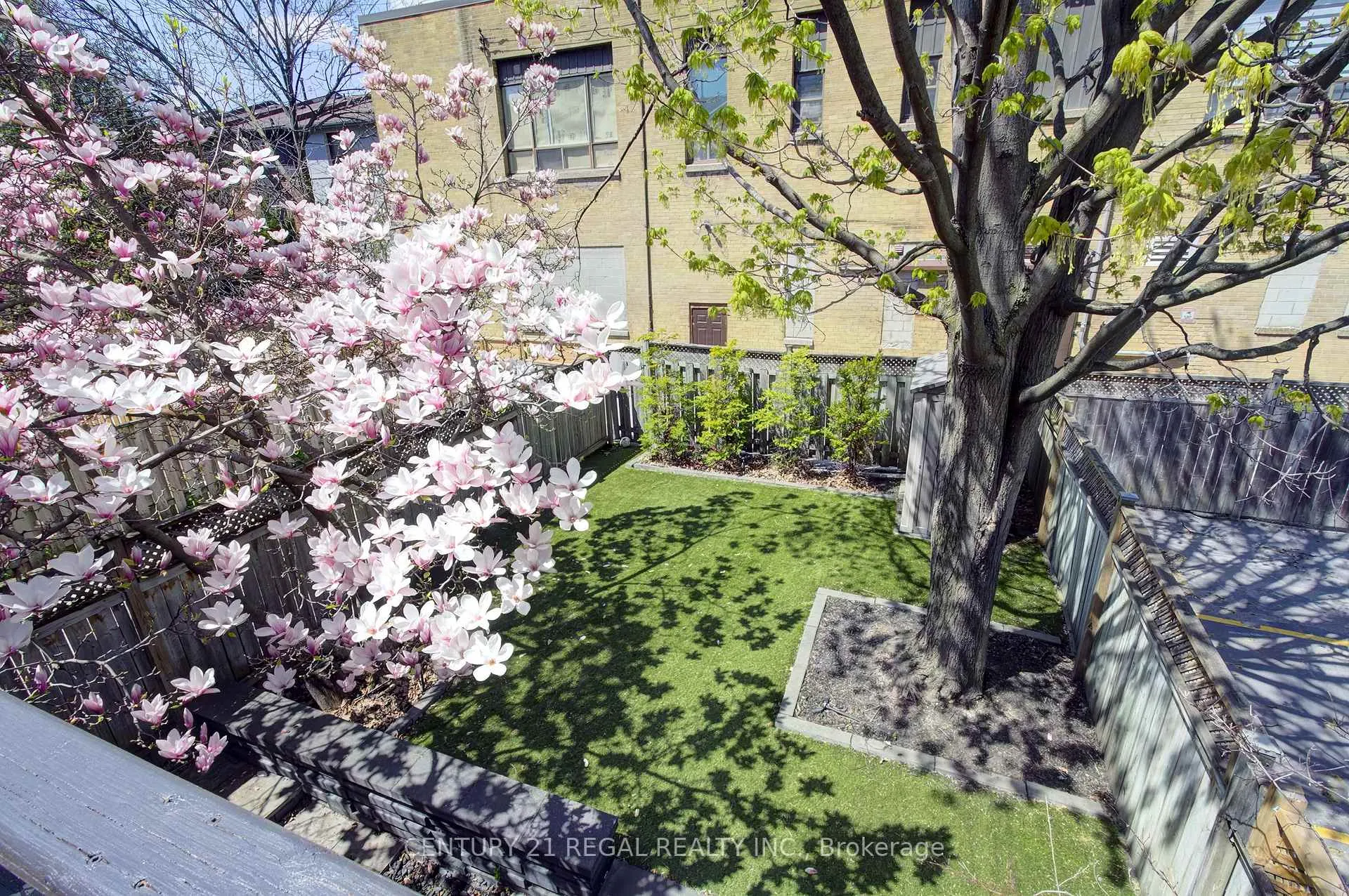 Photo 34 of 48 Michener Court, Toronto, Niagara — HOMEH