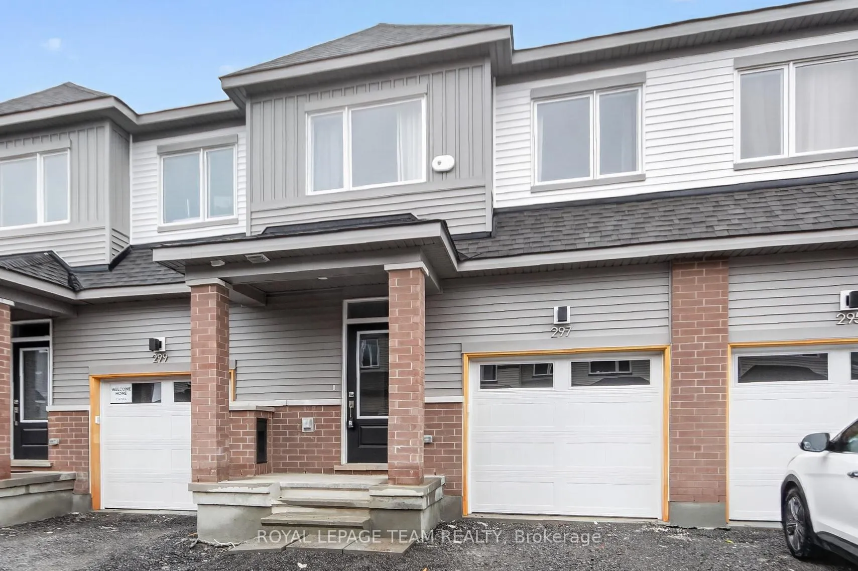 Photo 2 of 297 Les Emmerson Drive, Ottawa, Barrhaven - Heritage Park — HOMEH